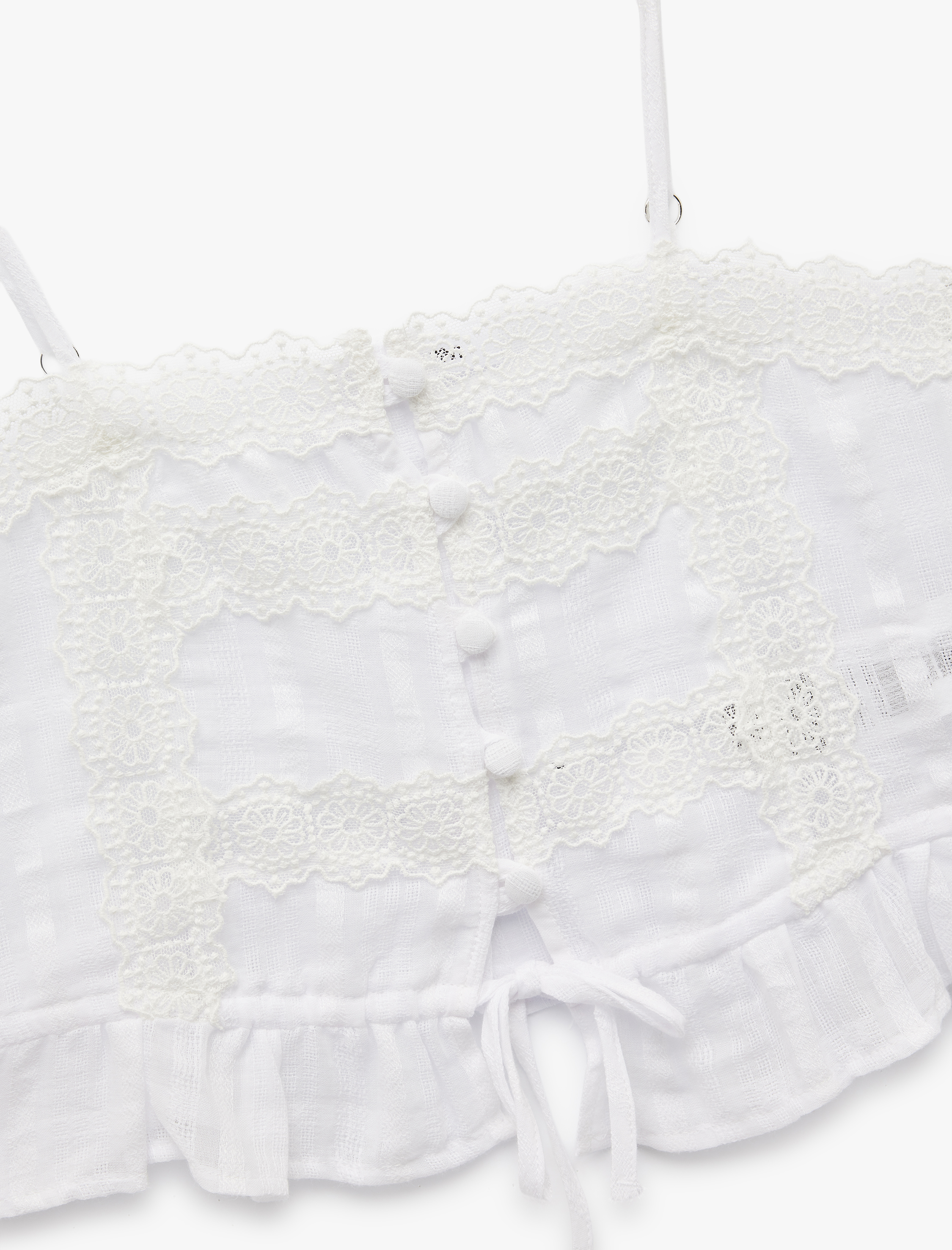   Dantel Detaylı Askılı Düğmeli Fiyonklu Armürlü Crop Bluz