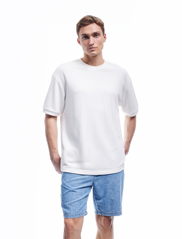Pamuklu Bol Cep Detaylı Oversize Beli Bağcıklı Bermuda Jean Şort_1