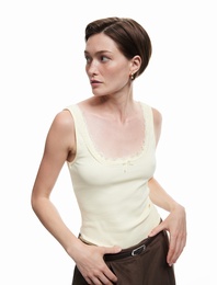 Pamuklu Slim Fit U Yaka Dantelli Fiyonk Detaylı Atlet