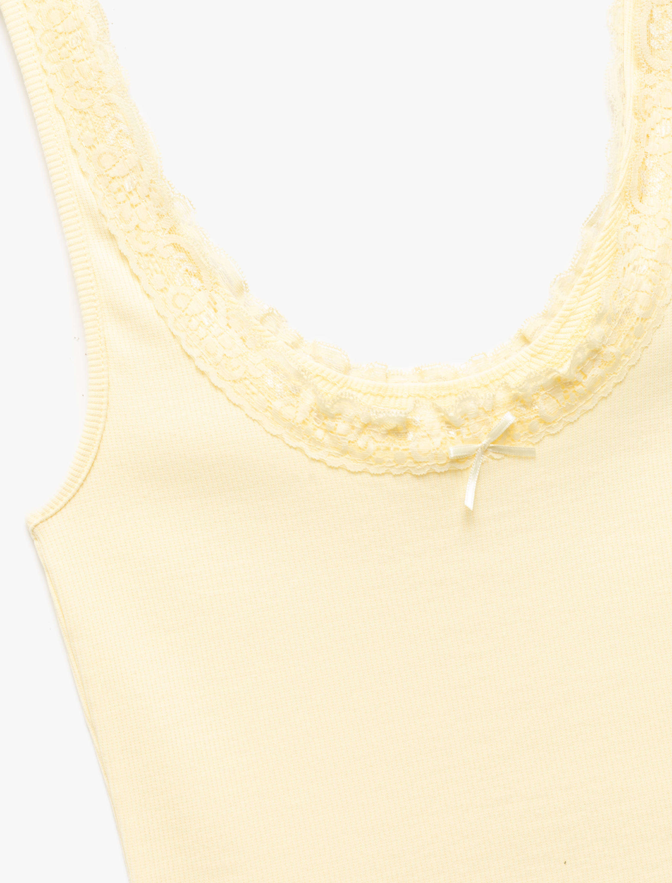   Pamuklu Slim Fit U Yaka Dantelli Fiyonk Detaylı Atlet