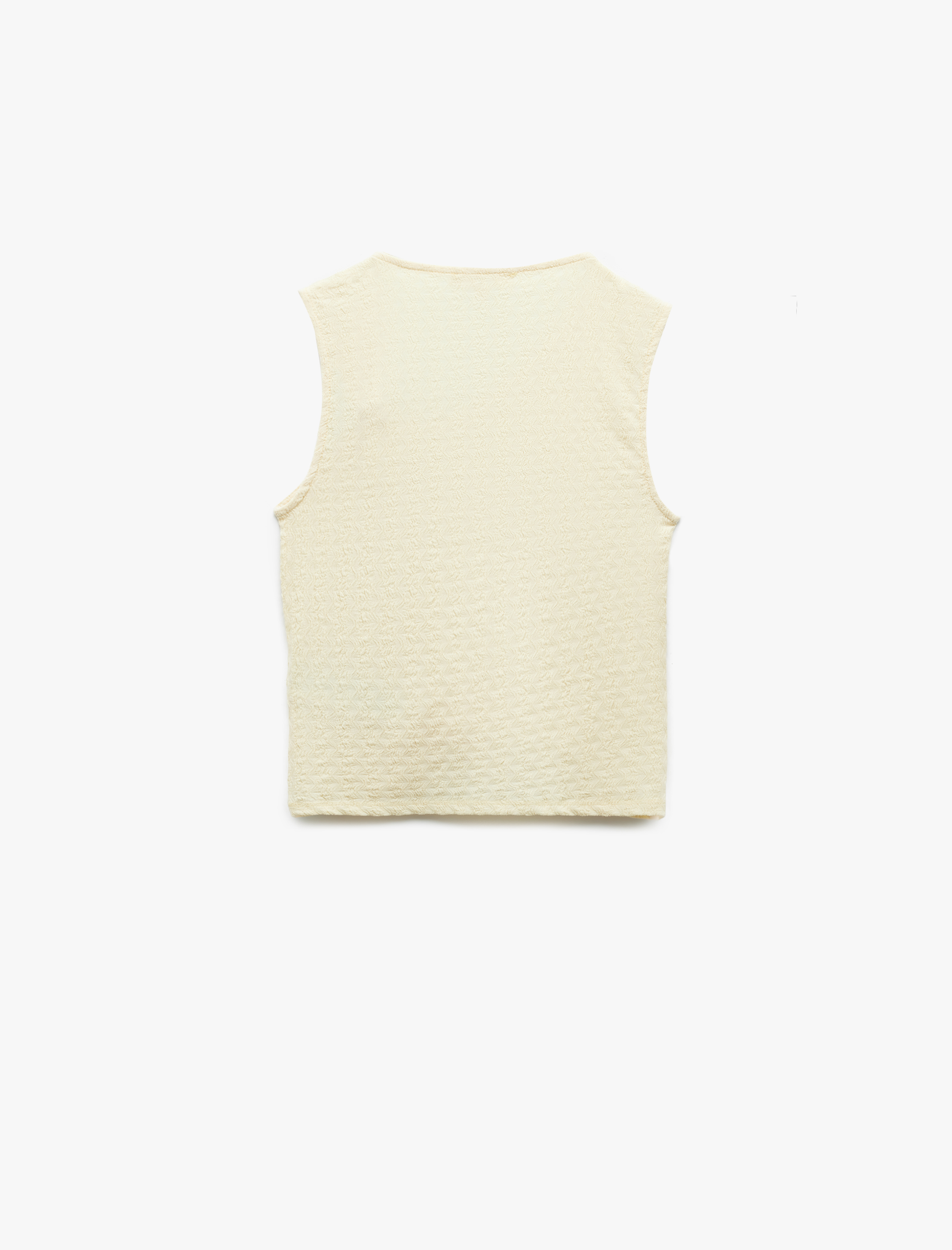   Bürümcük Kumaş Metal Aksesuarlı Asimetrik Yaka Kolsuz Bluz