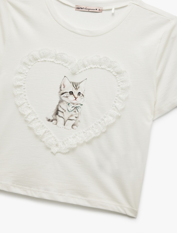 Pamuklu Kısa Kollu Bisiklet Yaka Dantel Detaylı Kalpli Kedi Baskılı Kısa Tişört Pijama Üstü_4