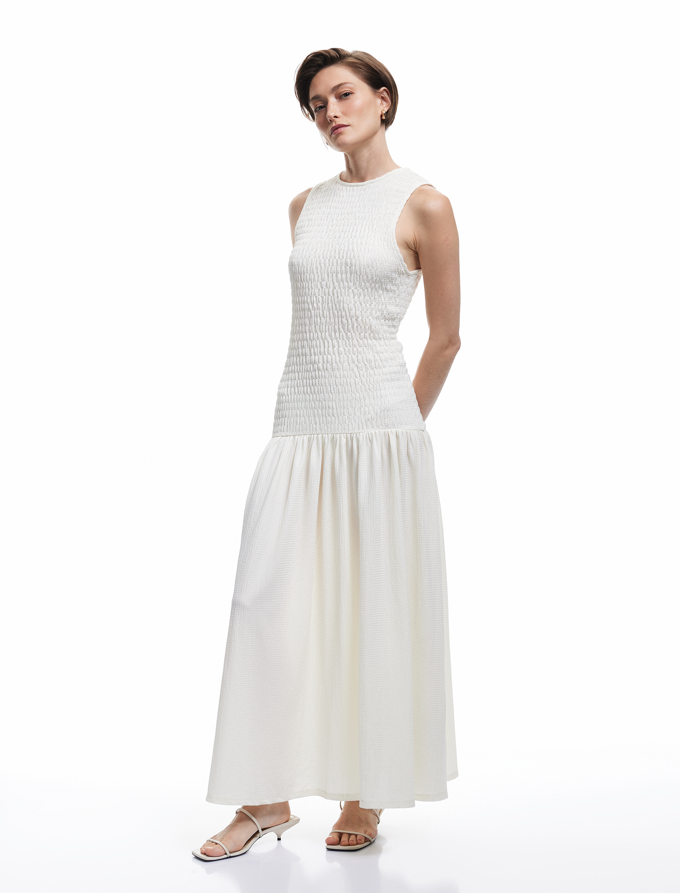   Bürümcük Kumaş Slim Fit Kolsuz Bisiklet Yaka Uzun Elbise