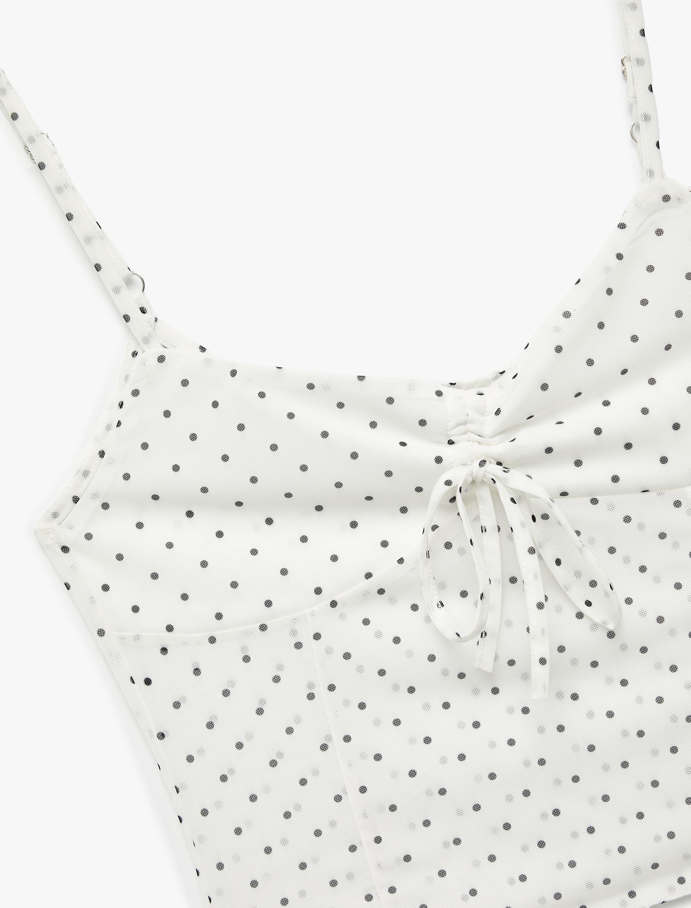   Askılı Bağlama Detaylı Fiyonklu Puantiyeli Tül Bluz