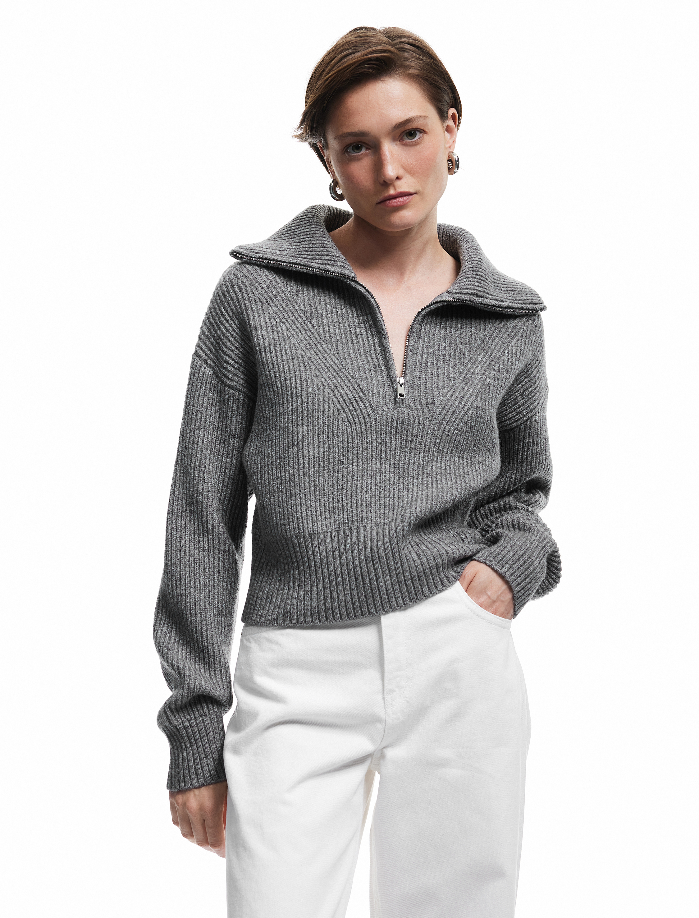   Uzun Kollu Dik Yaka Yarım Fermuarlı Triko Kazak