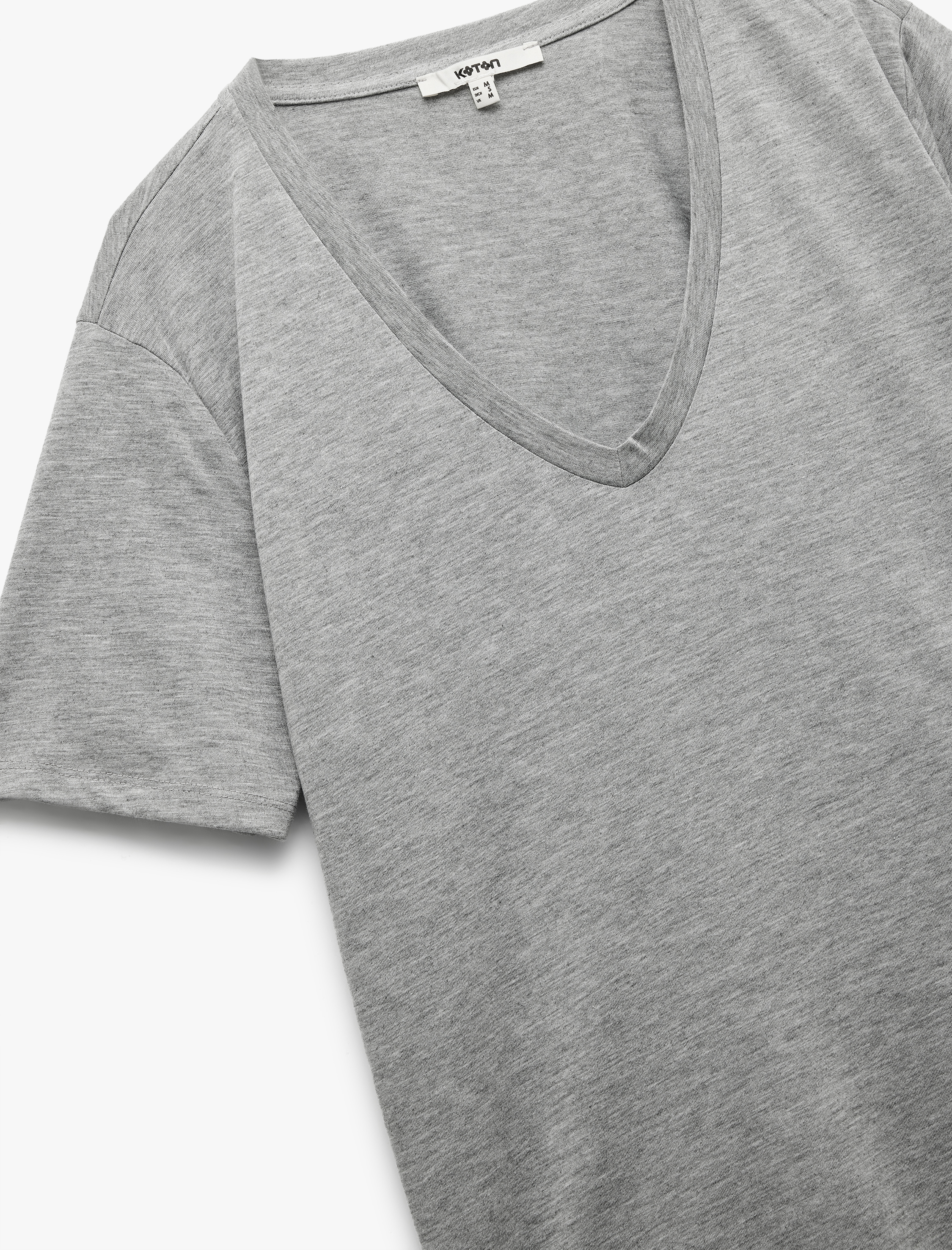   Viskon Kumaş Kısa Kollu V Yaka Basic Tişört