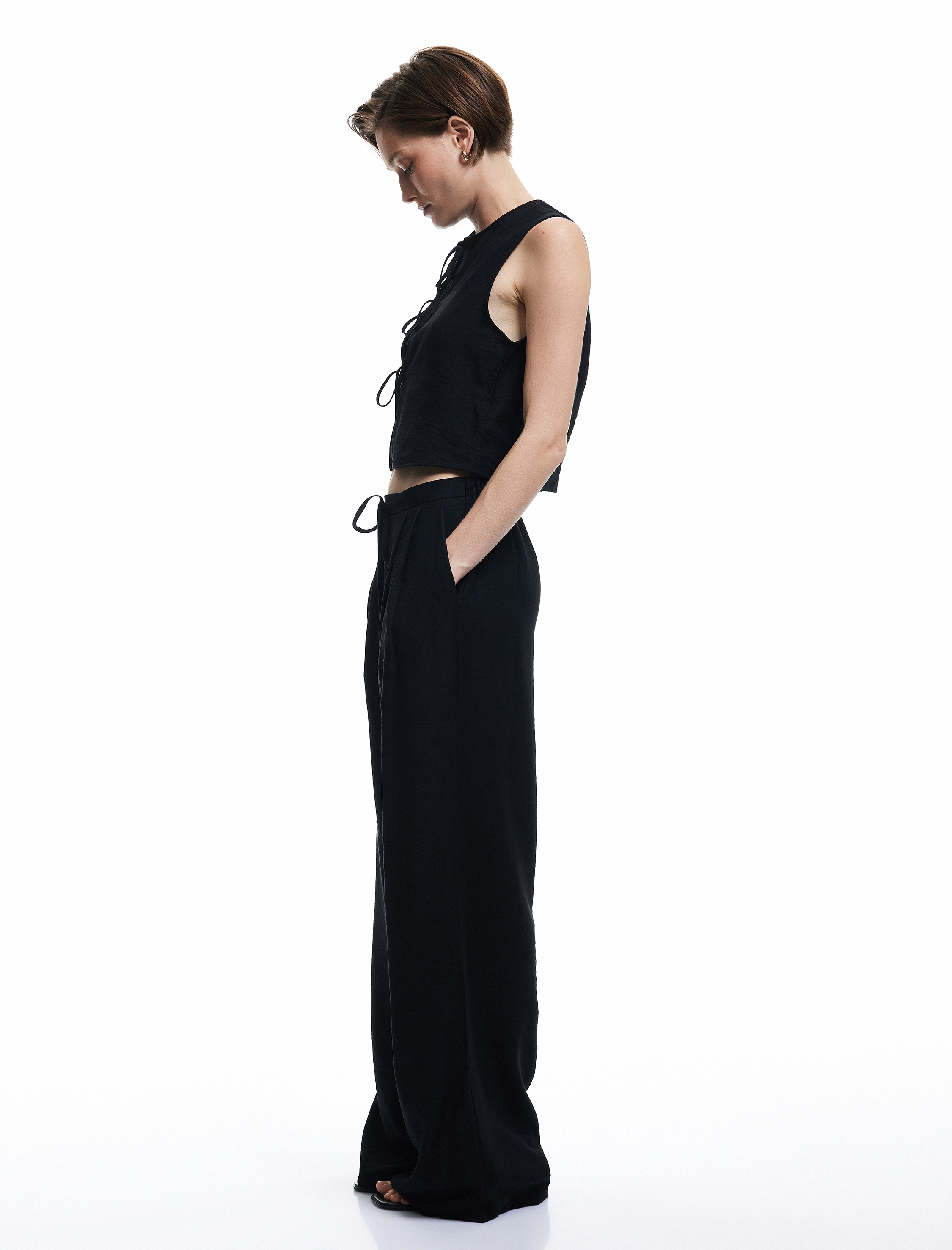   Viskon Kumaş Beli Bağcıklı Pile Detaylı Cepli Geniş Paça Palazzo Pantolon