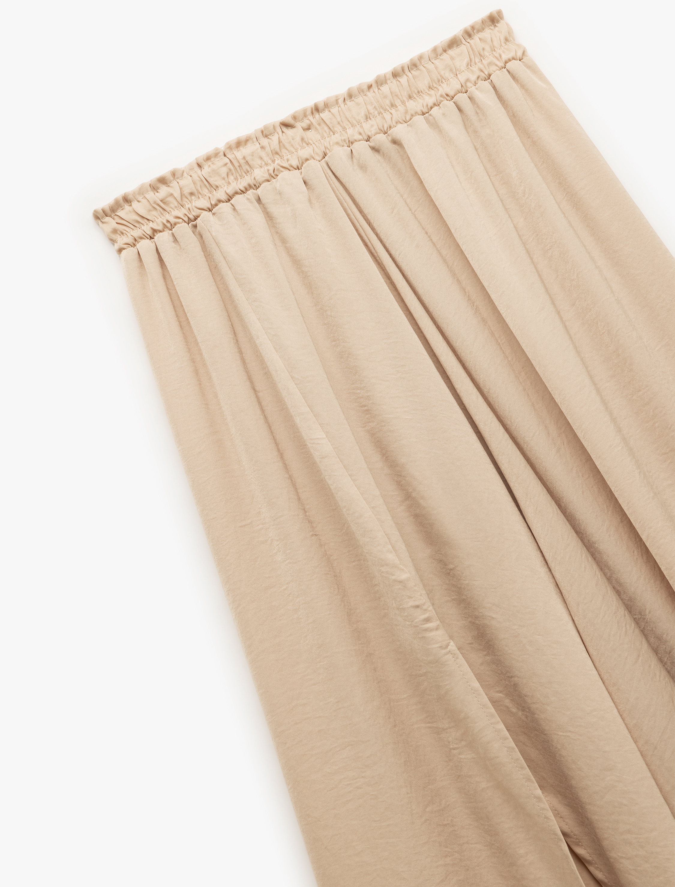   Aerobin Kumaş A Kesim Yırtmaç Detaylı Midi Boy Saten Kloş Etek