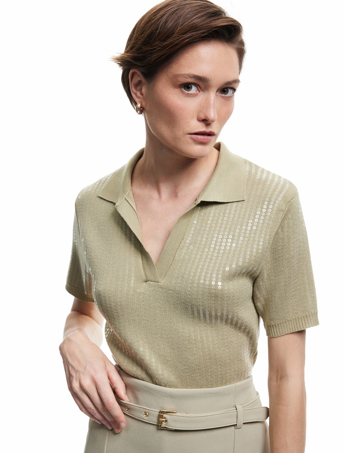  Koton X Sima Tarkan - Pullu Payetli Kısa Kollu Triko Polo Yaka Kazak