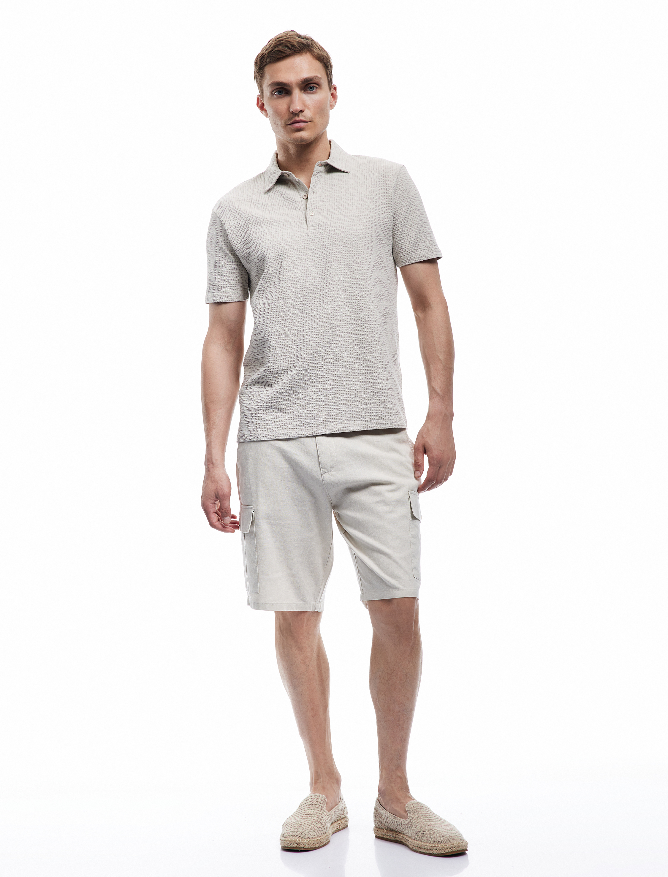 Kısa Kollu Pamuklu Regular Fit Dokulu Polo Yaka Tişört