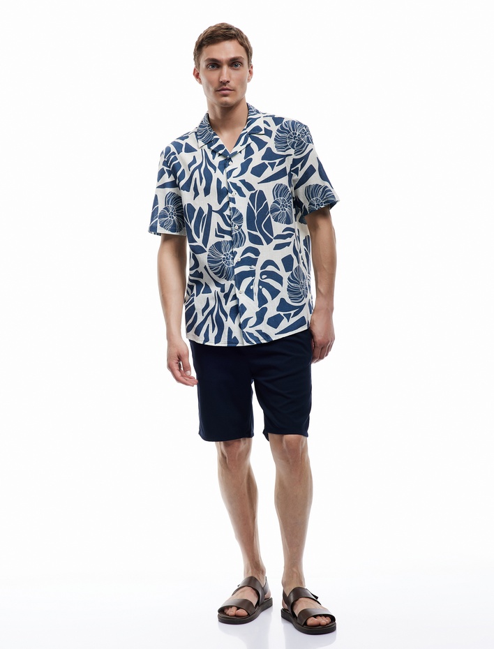  Kısa Kollu Pamuklu Regular Fit Apaş Yaka Desenli Yazlık Gömlek