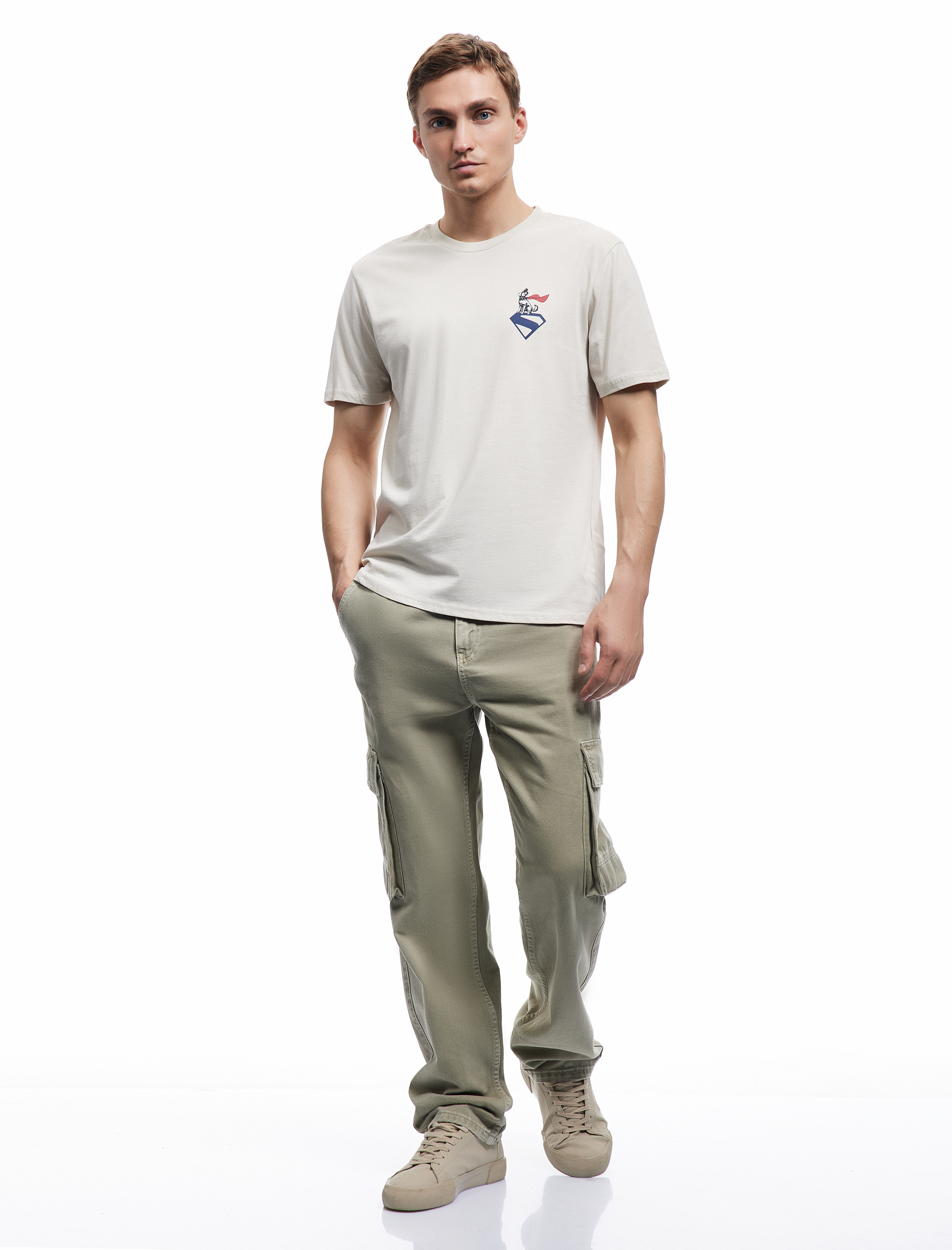 Kısa Kollu Pamuklu Regular Fit Bisiklet Yaka Arkası Baskılı Lisanslı Superman Tişört