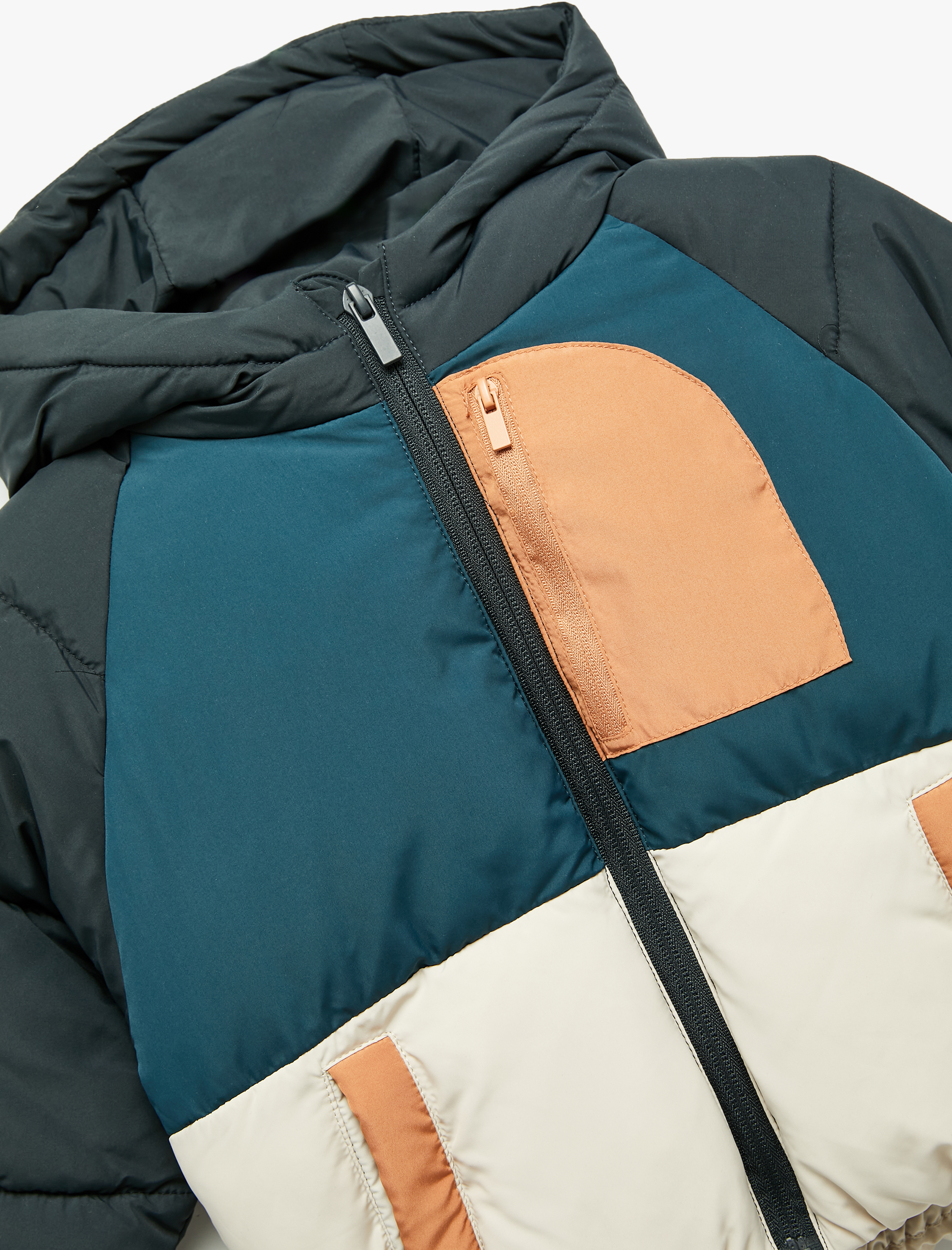  Erkek Bebek Uzun Kollu Kapşonlu Renk Bloklu Pamuk Astarlı Şişme Mont