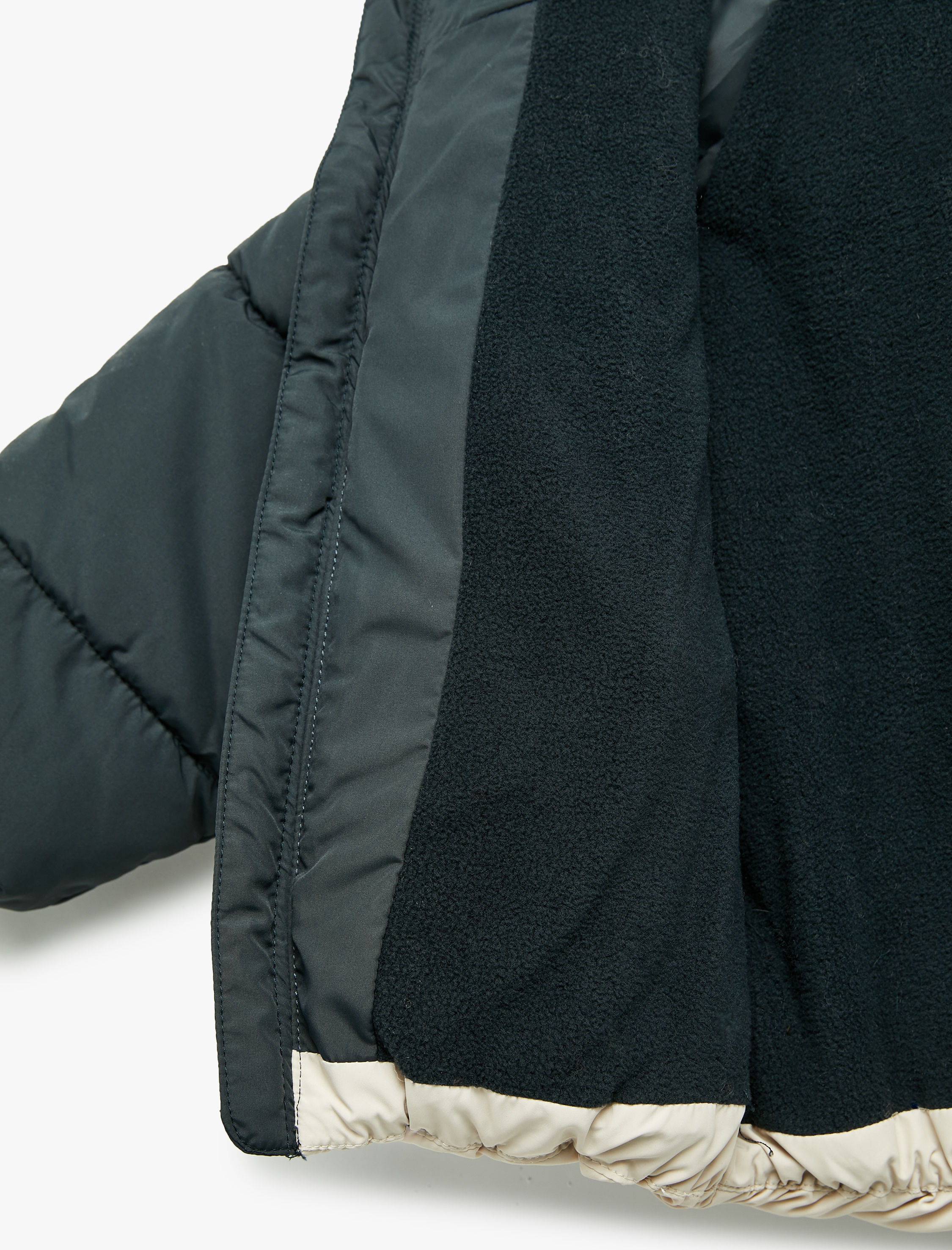  Erkek Bebek Uzun Kollu Kapşonlu Renk Bloklu Pamuk Astarlı Şişme Mont