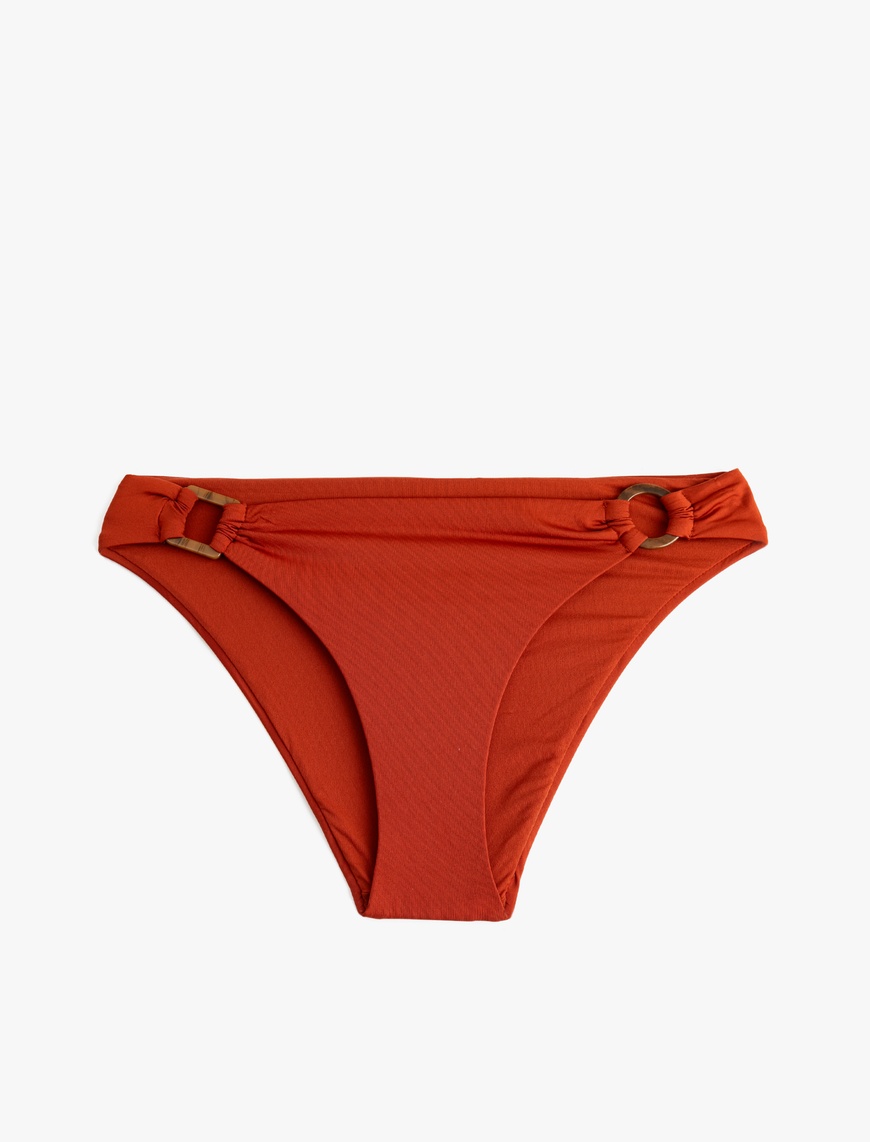  Astarlı Aksesuar Detaylı Bikini Altı