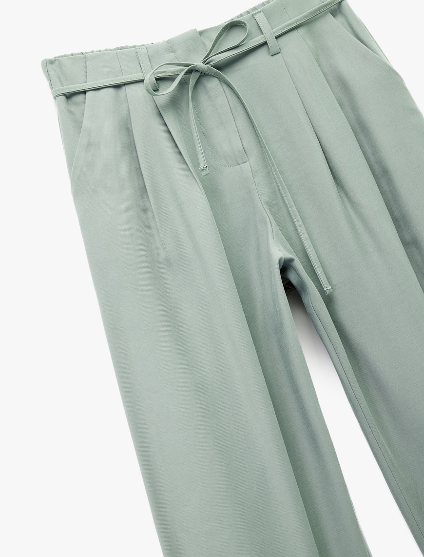   Viskon Kumaş Regular Fit Cepli Pile Detaylı Kemerli Culotte Kumaş Pantolon