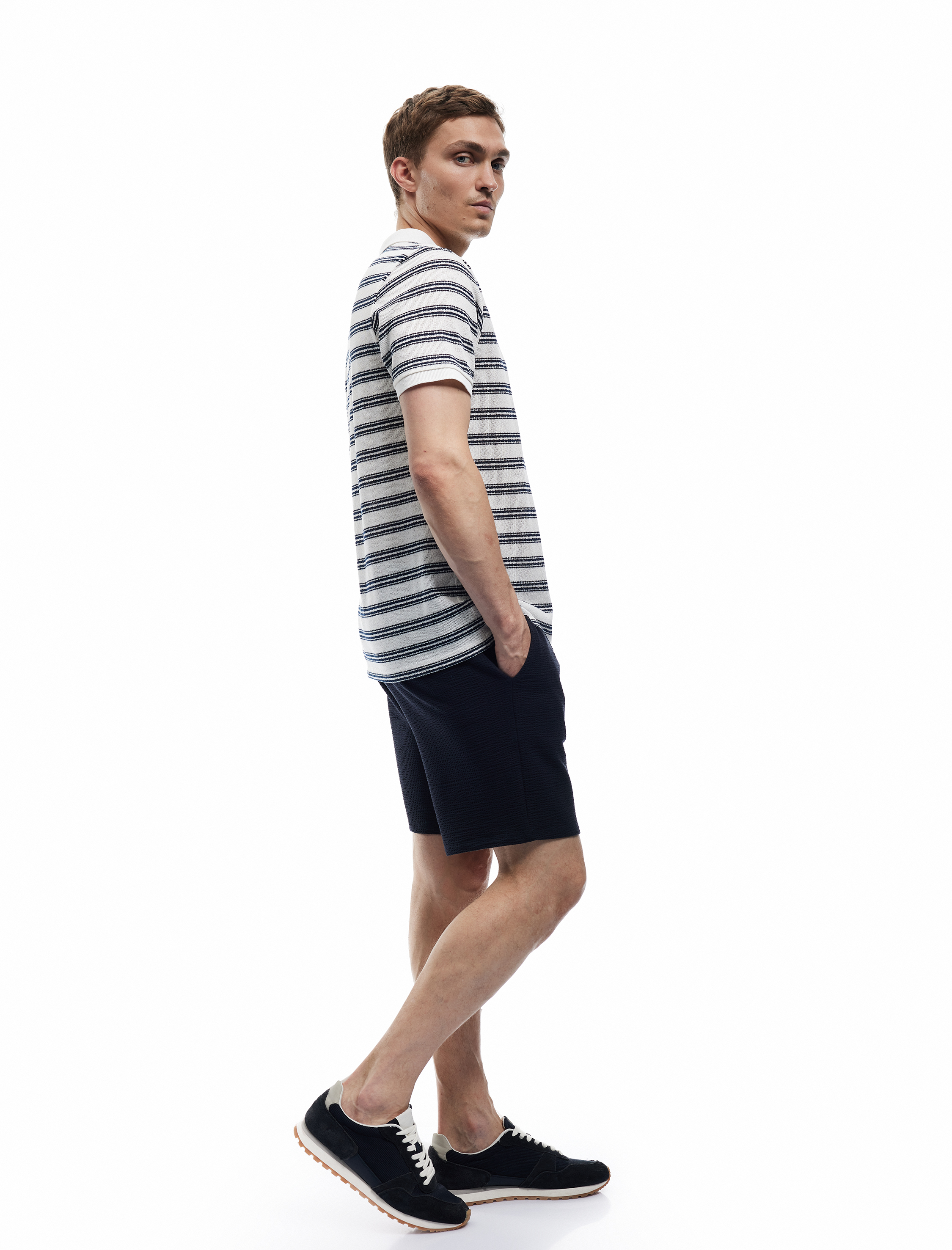   Pamuklu Dokulu Bermuda Beli Bağcıklı Şort