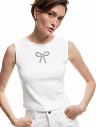 Pamuklu Slim Fit Kolsuz Bisiklet Yaka Fiyonk Detaylı Taşlı Bluz