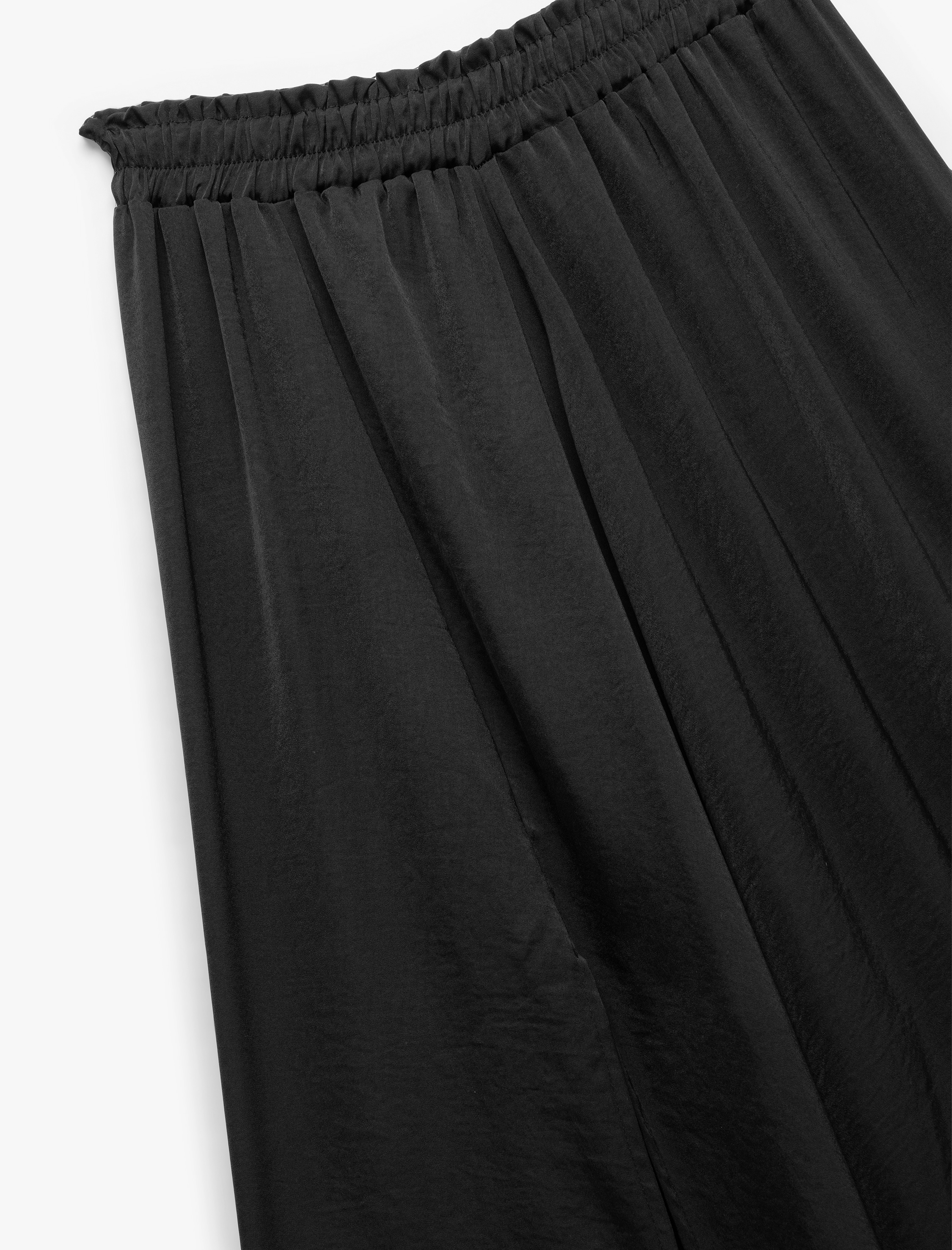   Aerobin Kumaş A Kesim Yırtmaç Detaylı Midi Boy Saten Kloş Etek