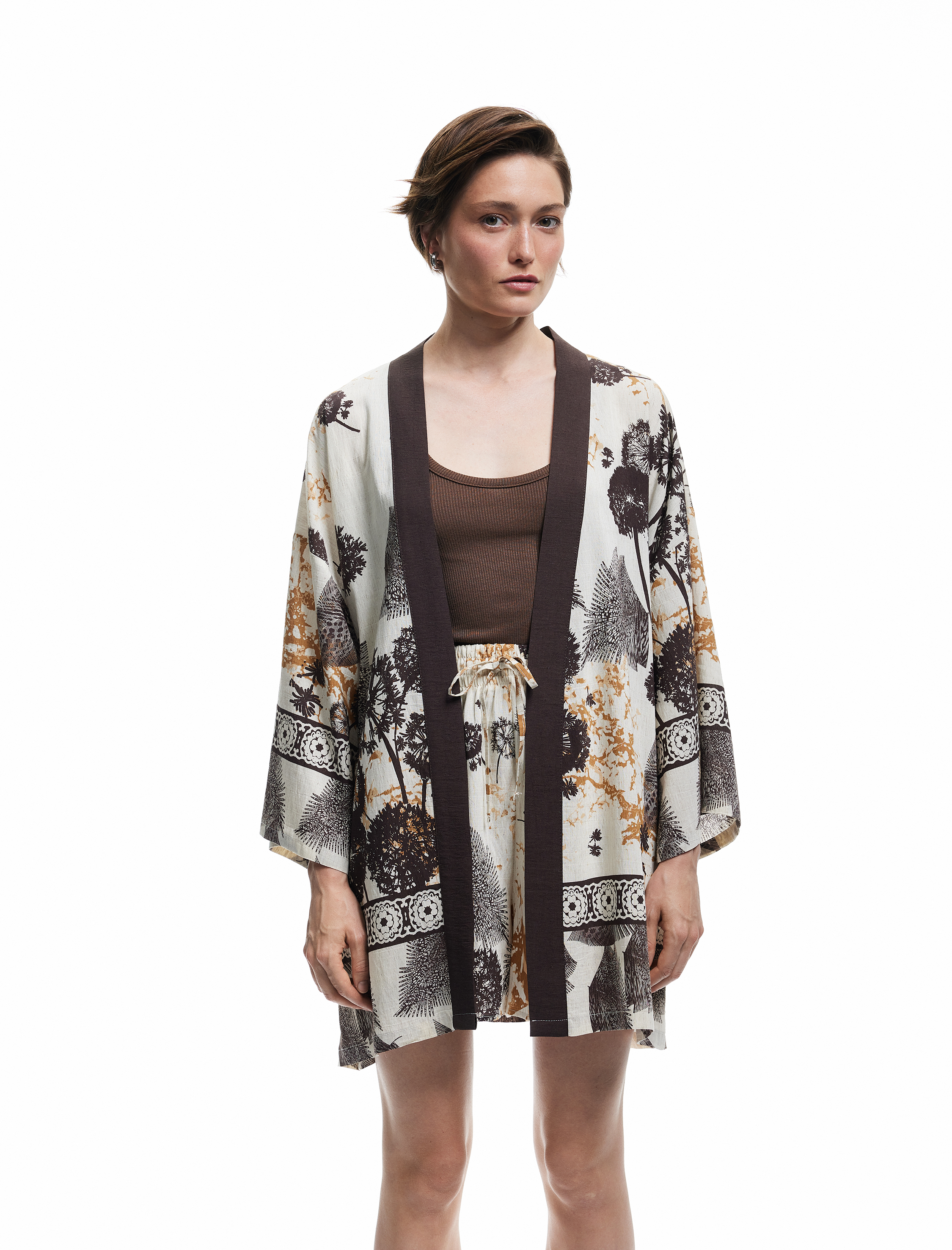   Kemerli V Yaka Yarım Kollu Çiçek Desenli Keten Karışımlı Kimono