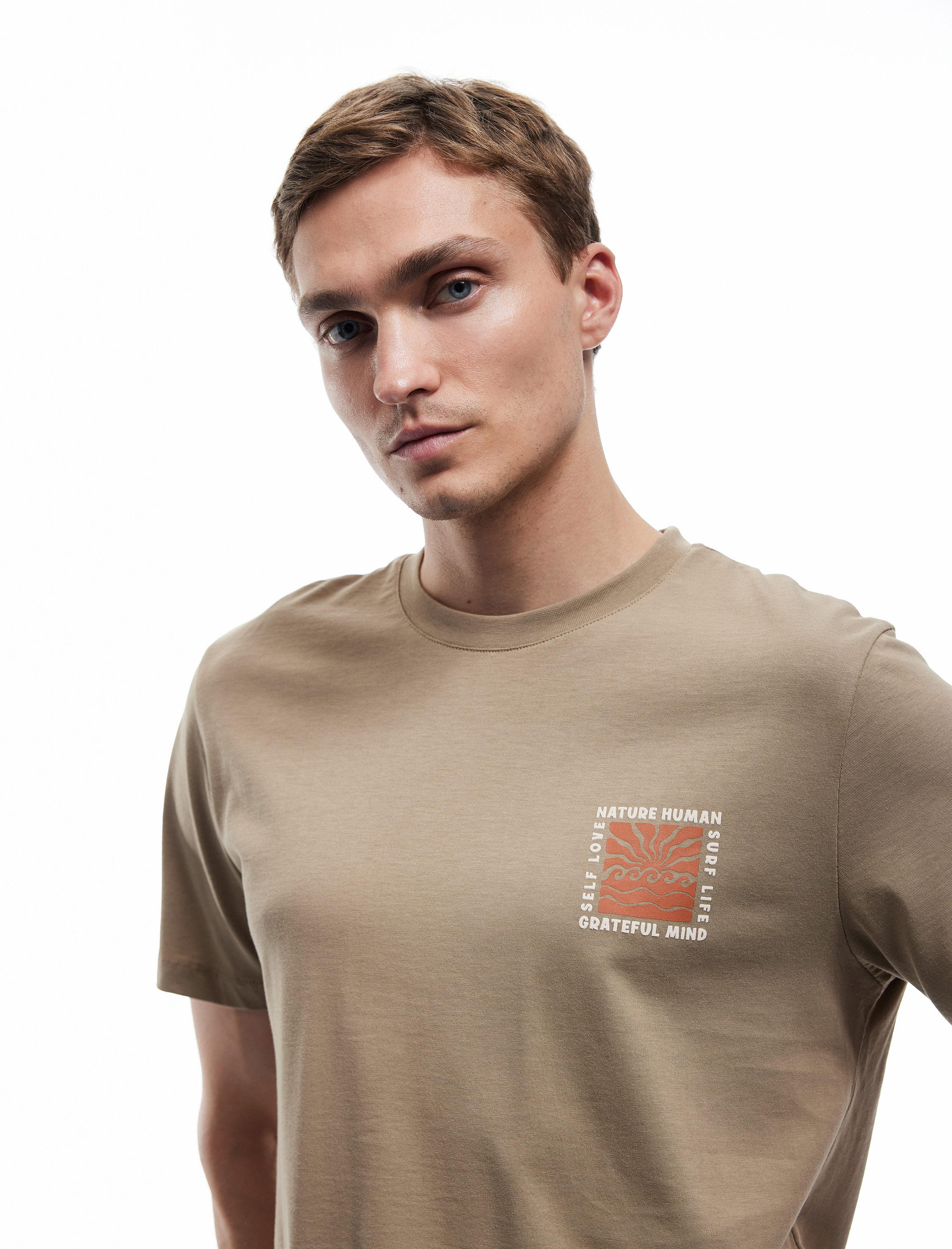   Kısa Kollu Bisiklet Yaka Regular Fit Pamuklu Arkası Baskılı Tişört