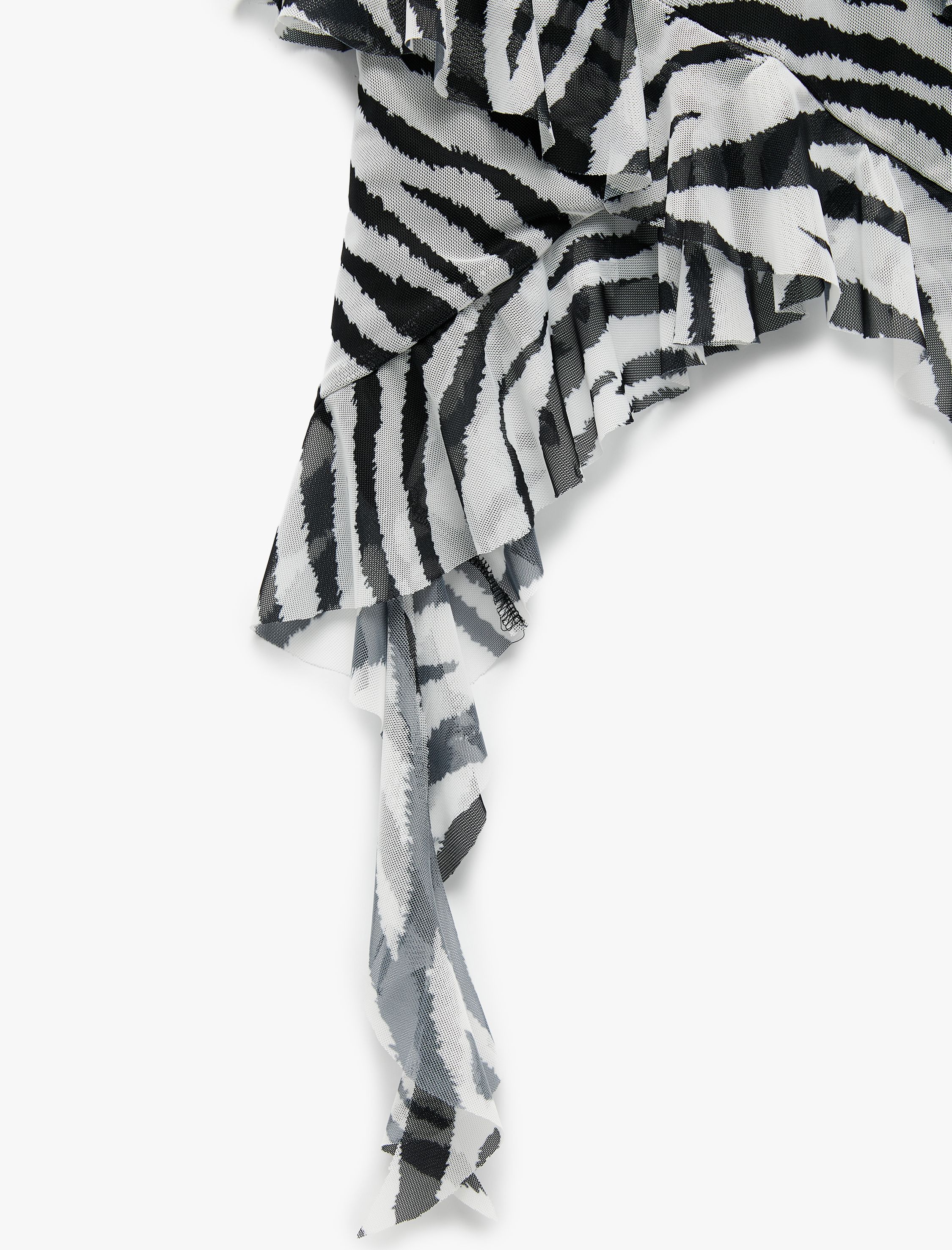   Zebra Desenli Asimetrik Kesim İnce Askılı Tül Fırfırlı Bluz