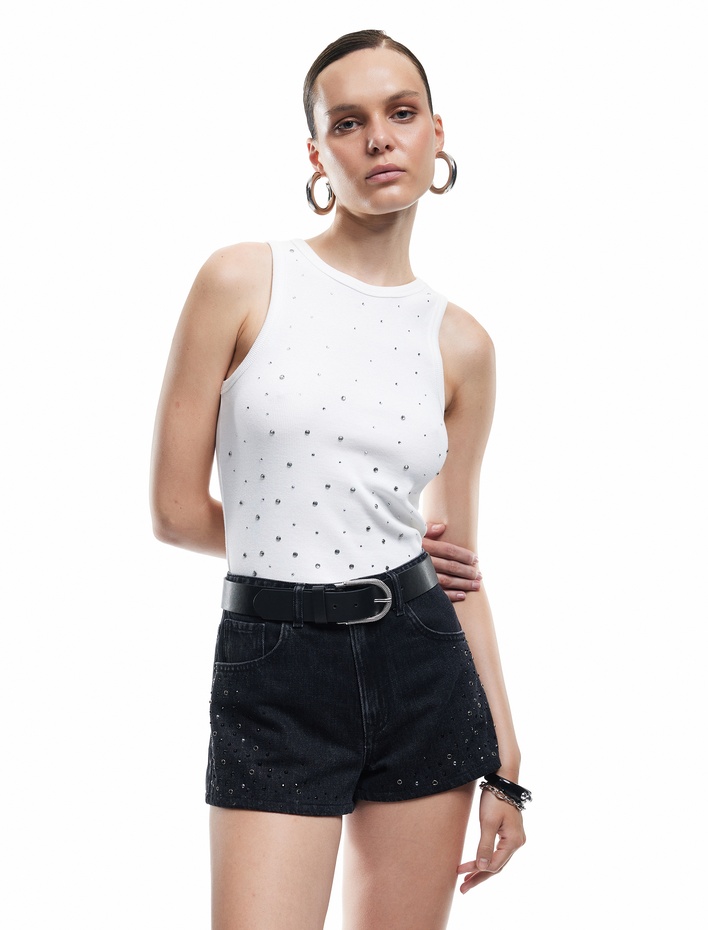  Koton X Zeynep Bastık - Pamuklu Slim Fit Bisiklet Yaka Taşlı Atlet