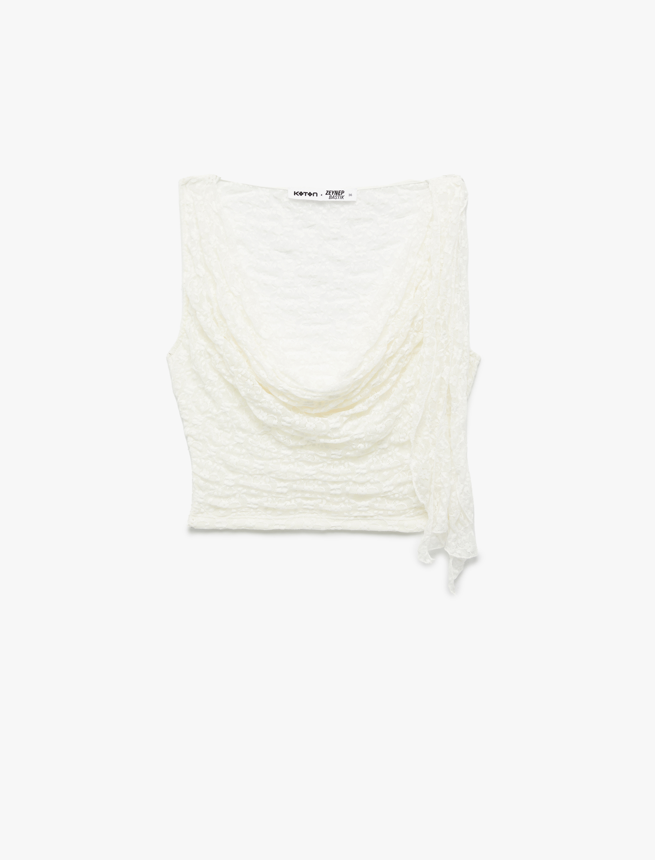   Koton X Zeynep Bastık - Slim Fit Kolsuz Degaje Yaka Dantelli Crop Bluz