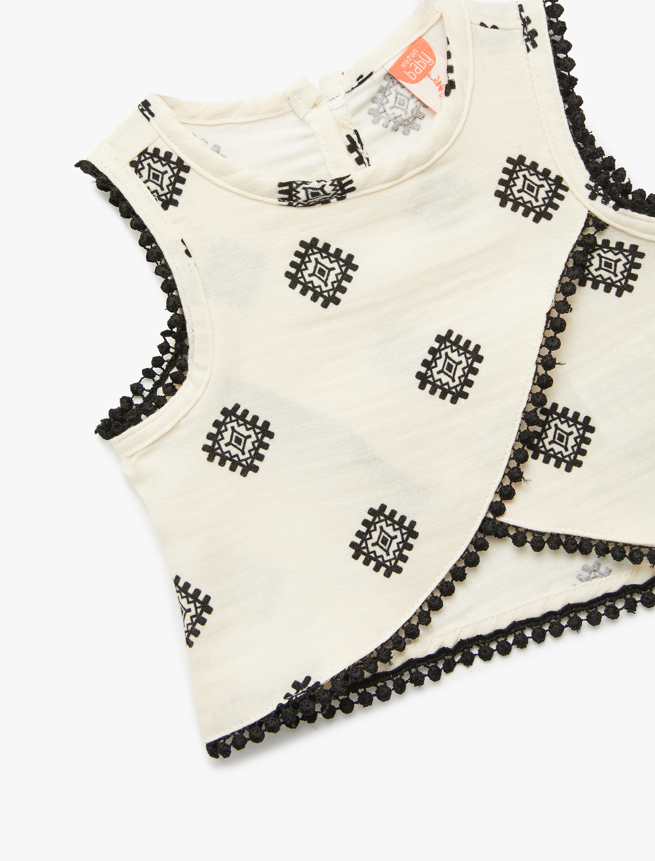  Kız Bebek Pamuklu Nakış Detaylı Kolsuz Crop Bluz