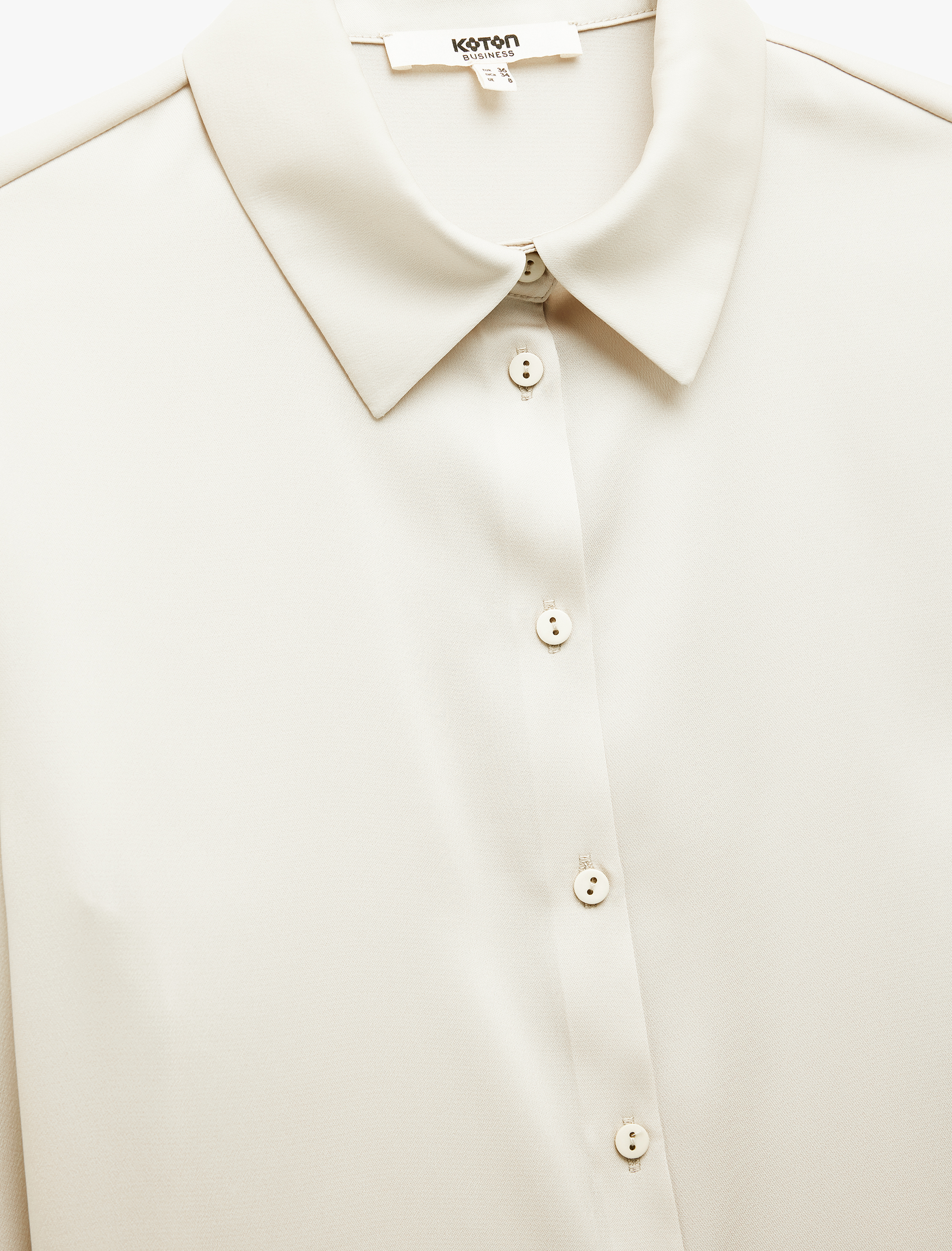   Klasik Yaka Düğmeli Uzun Kollu Saten Gömlek