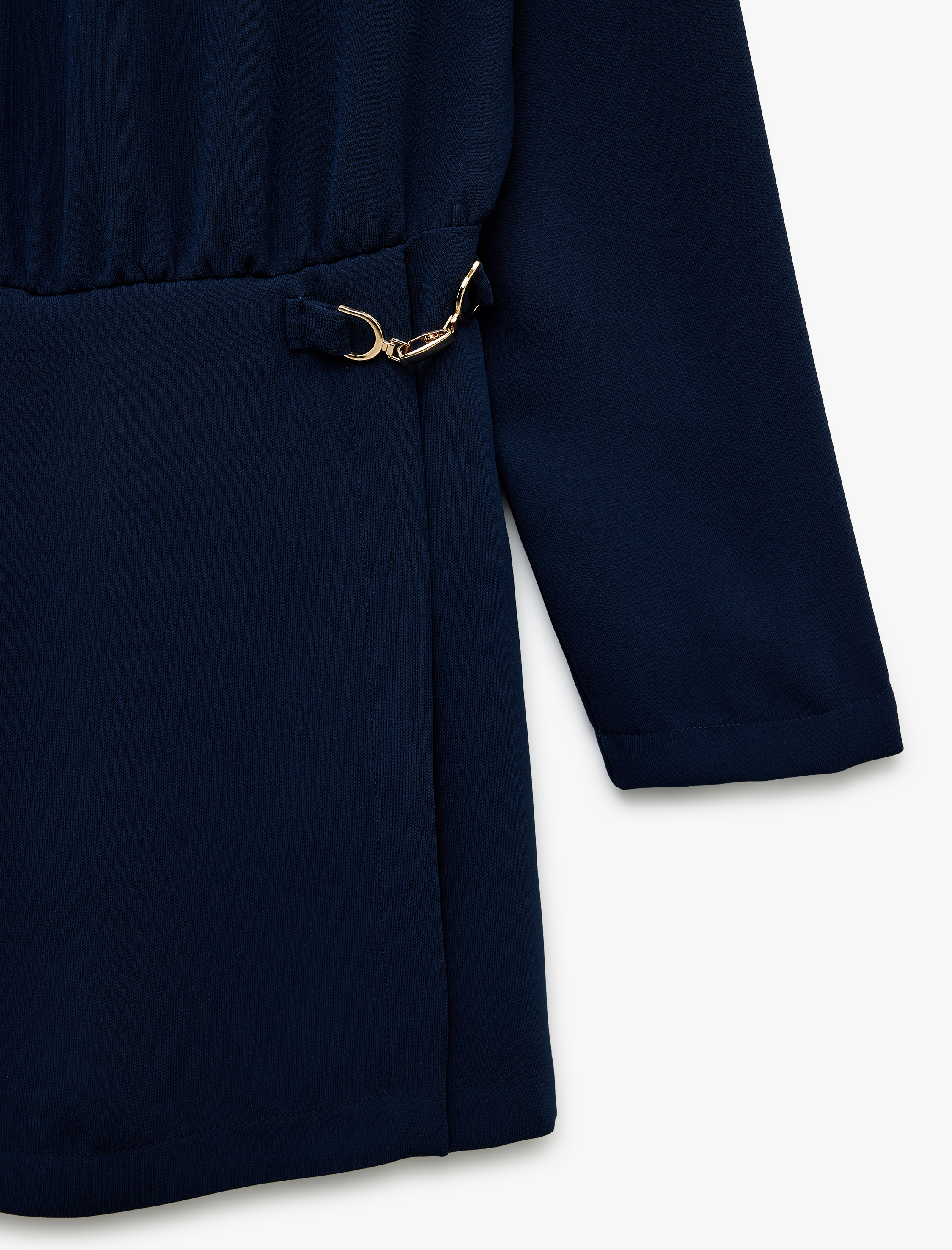   Krep Kumaş Bisiklet Yaka Metal Aksesuarlı Uzun Kollu Mini Elbise