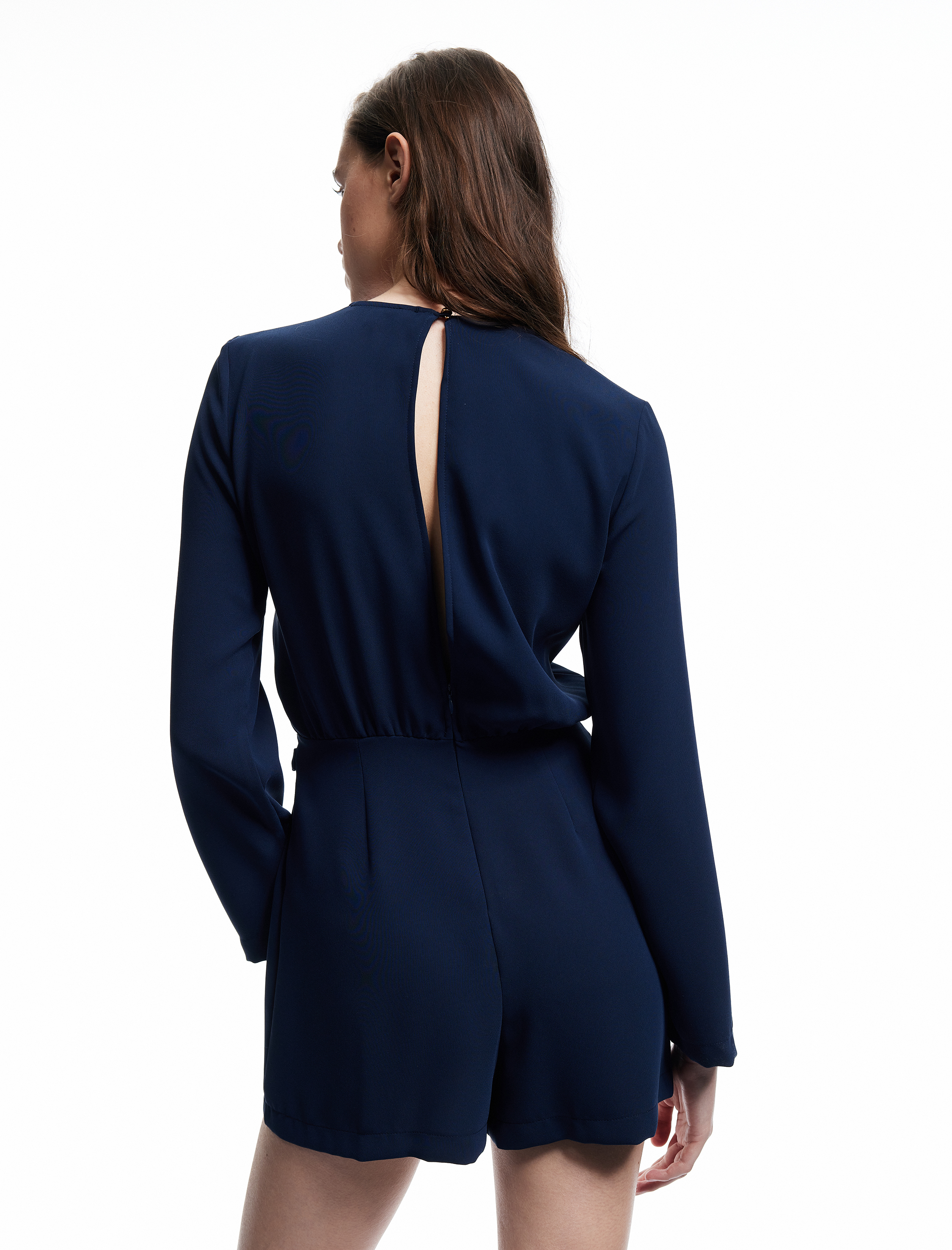   Krep Kumaş Bisiklet Yaka Metal Aksesuarlı Uzun Kollu Mini Elbise