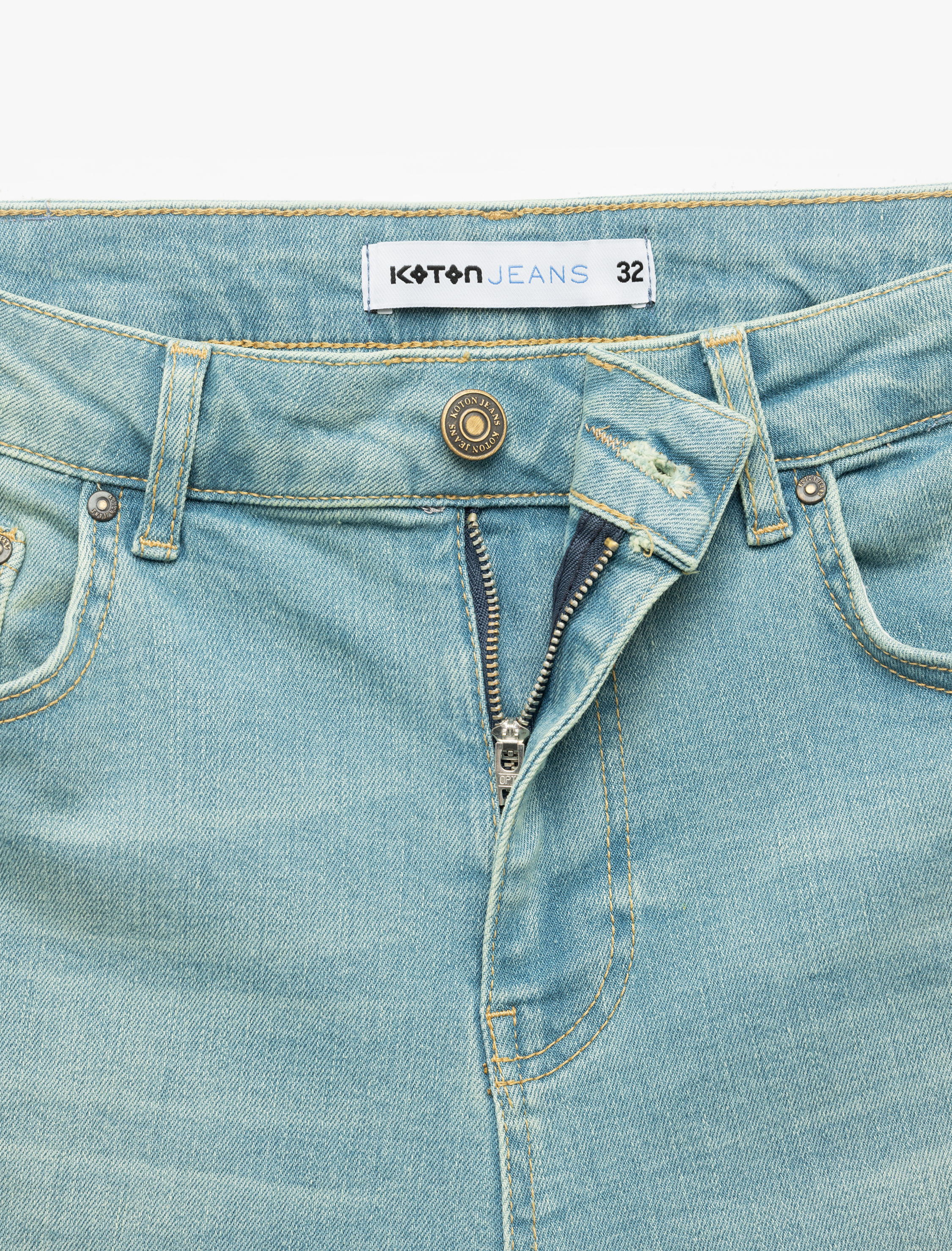   Pamuklu Cep Detaylı Katlamalı Paça Slim Fit Denim Şort