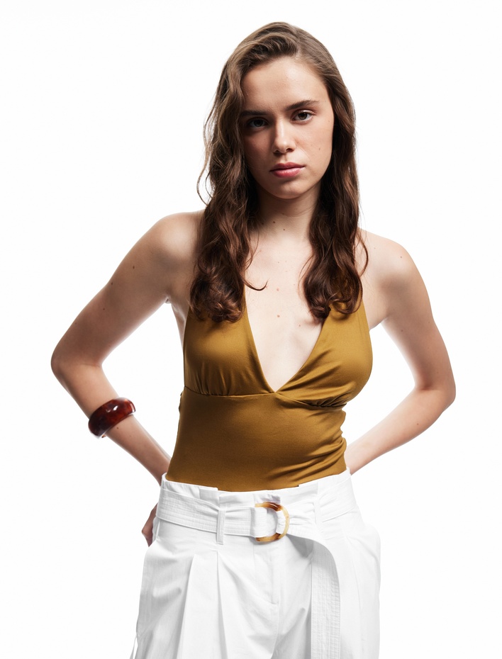  Slim Fit Sırt Dekolteli Crop Halter Yaka Büstiyer