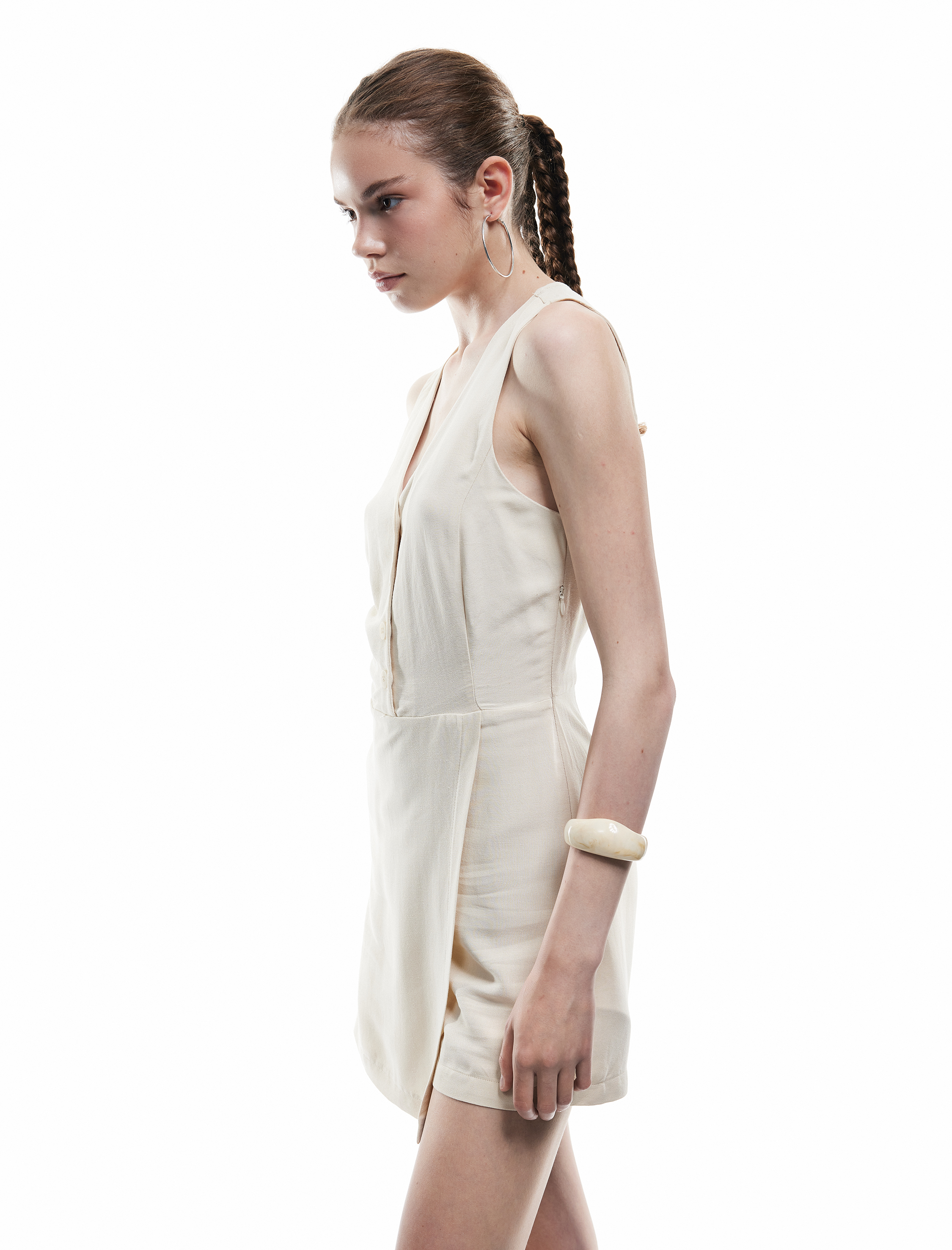   V Yaka Kolsuz Düğmeli Keten Karışımlı Mini Tulum