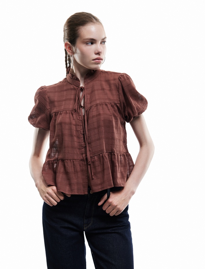  Bağcıklı Yaka Düğmeli Pamuklu Kısa Kollu Gömlek