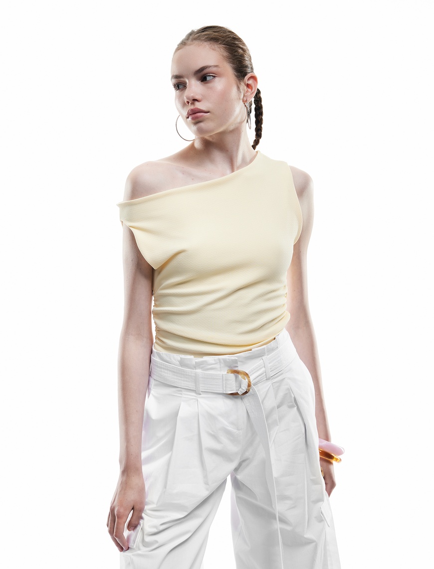   Asimetrik Yaka Slim Fit Kolsuz Drapeli Bluz