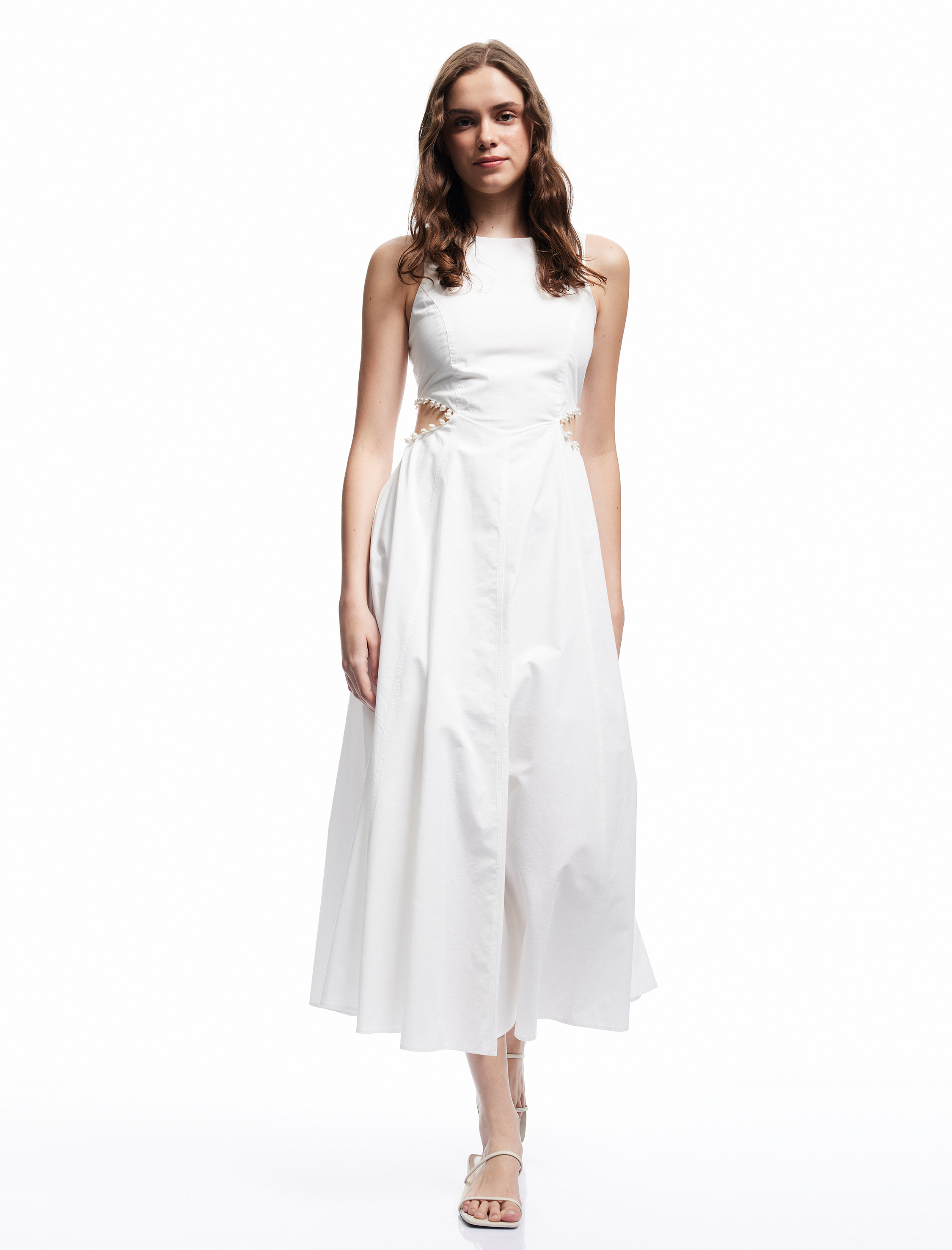   Pamuklu Astarlı Bisiklet Yaka Pencere Detaylı Boncuk İşlemeli Kolsuz Midi Elbise