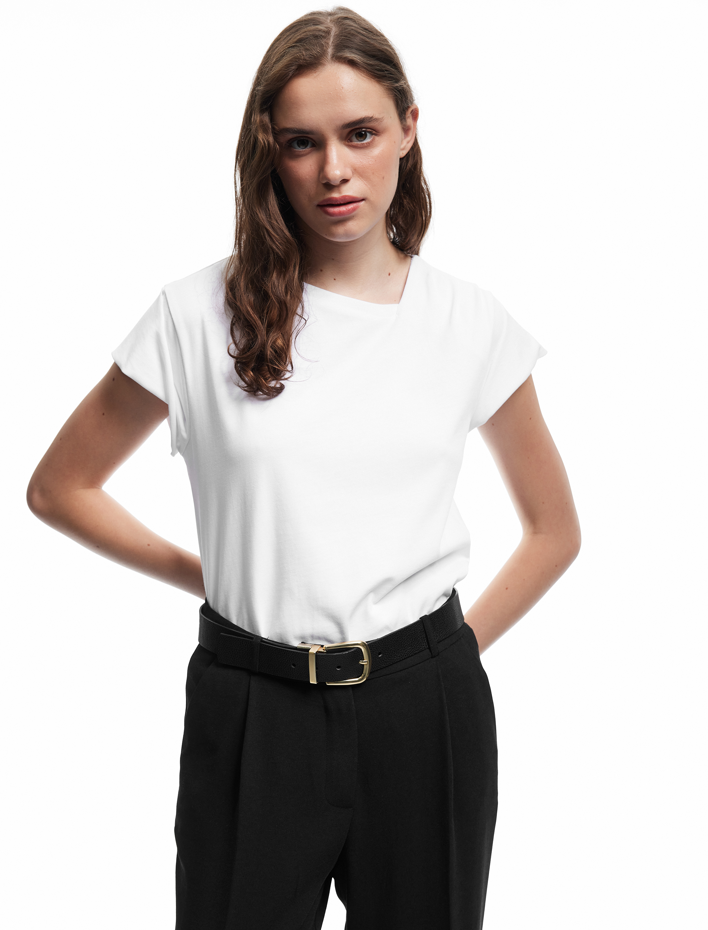   Pamuklu Kısa Kap Kollu Asimetrik Yaka Drape Detaylı Tişört