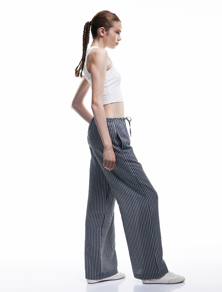  Beli Bağcıklı Rahat Kalıp Cepli Modal Karışımlı Çizgili Pantolon