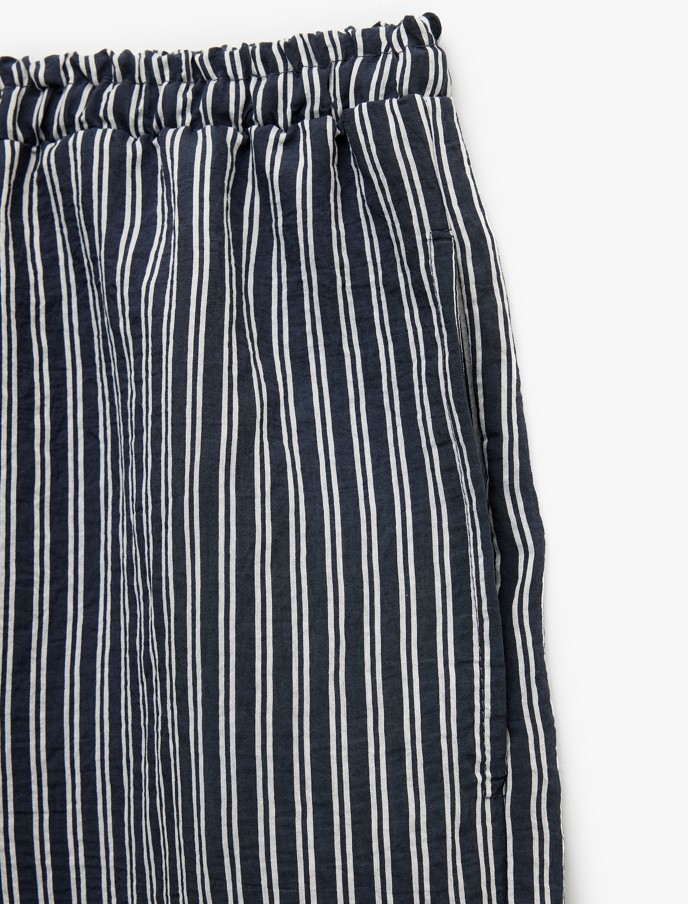   Beli Bağcıklı Rahat Kalıp Cepli Modal Karışımlı Çizgili Pantolon