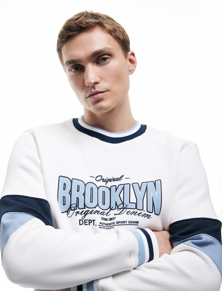  Şardonlu Uzun Kollu Bisiklet Yaka Renk Bloklu Kolej Baskılı Sweatshirt