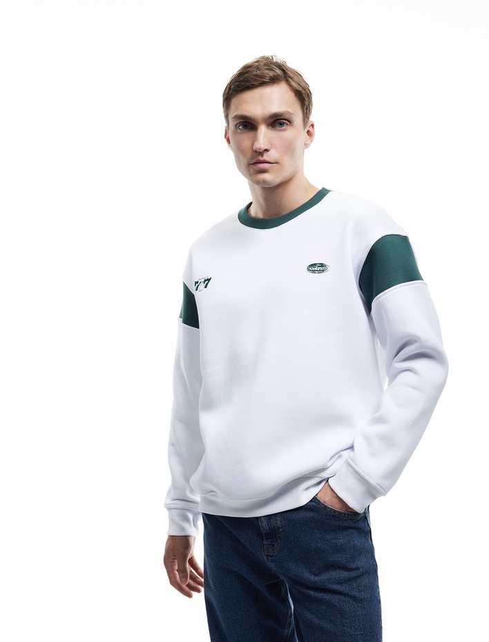  Şardonlu Uzun Kollu Bisiklet Yaka Arkası Baskılı Sweatshirt