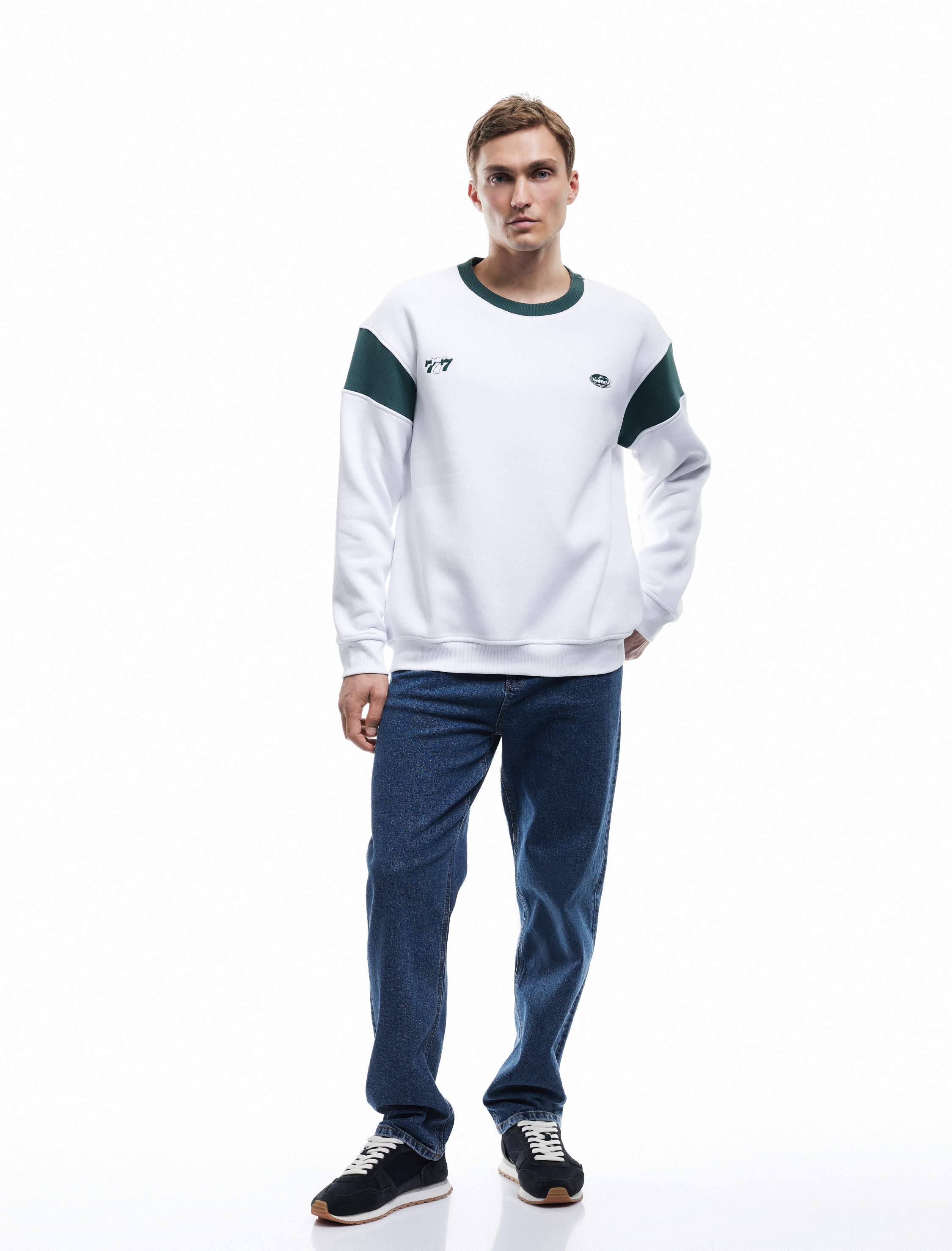   Şardonlu Uzun Kollu Bisiklet Yaka Arkası Baskılı Sweatshirt