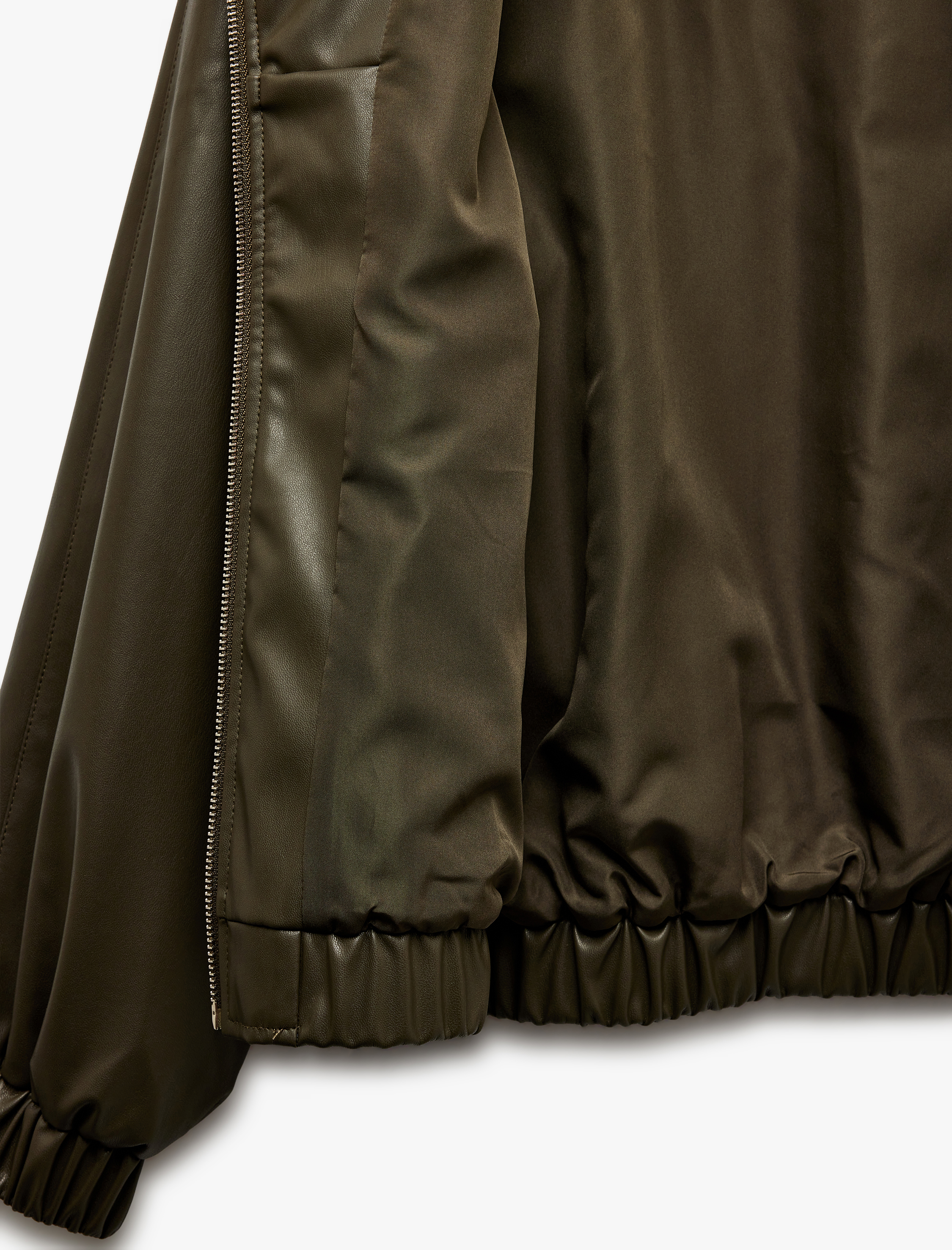   Fermuarlı Cepli Uzun Kollu Kapüşonlu Crop Suni Deri Bomber Ceket