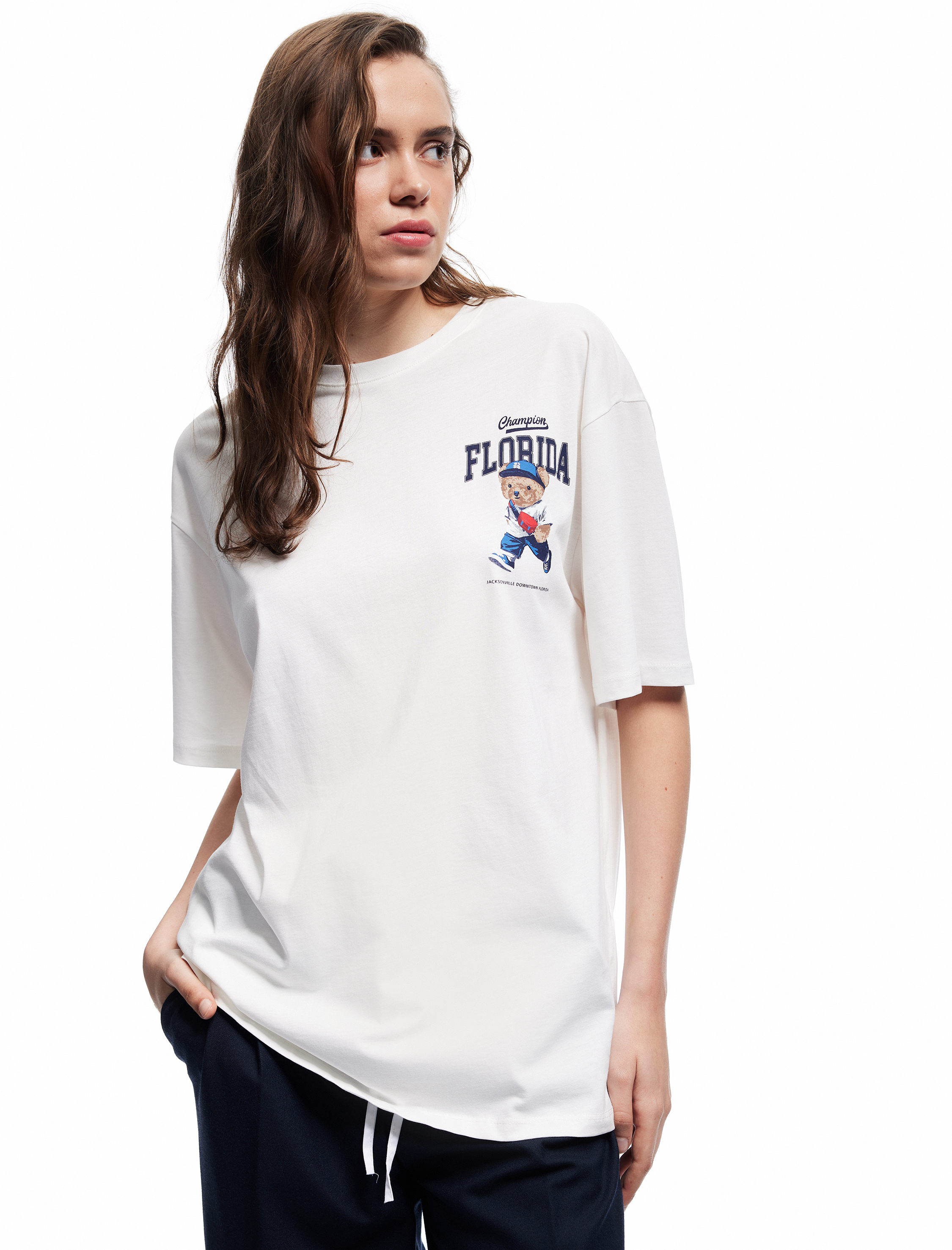   Pamuklu Kısa Kollu Bisiklet Yaka Arkası Ayıcık  Baskılı Tişört