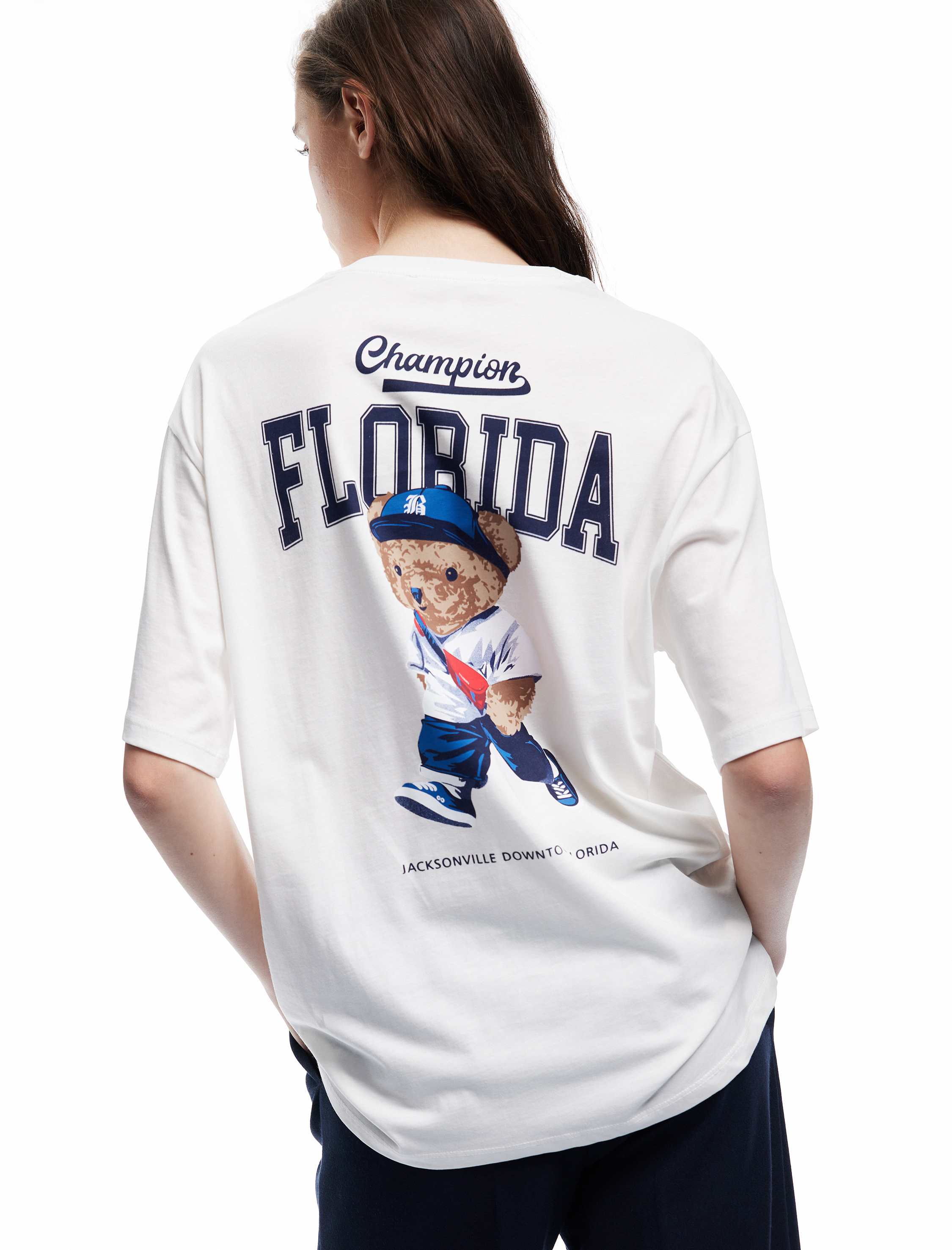   Pamuklu Kısa Kollu Bisiklet Yaka Arkası Ayıcık  Baskılı Tişört