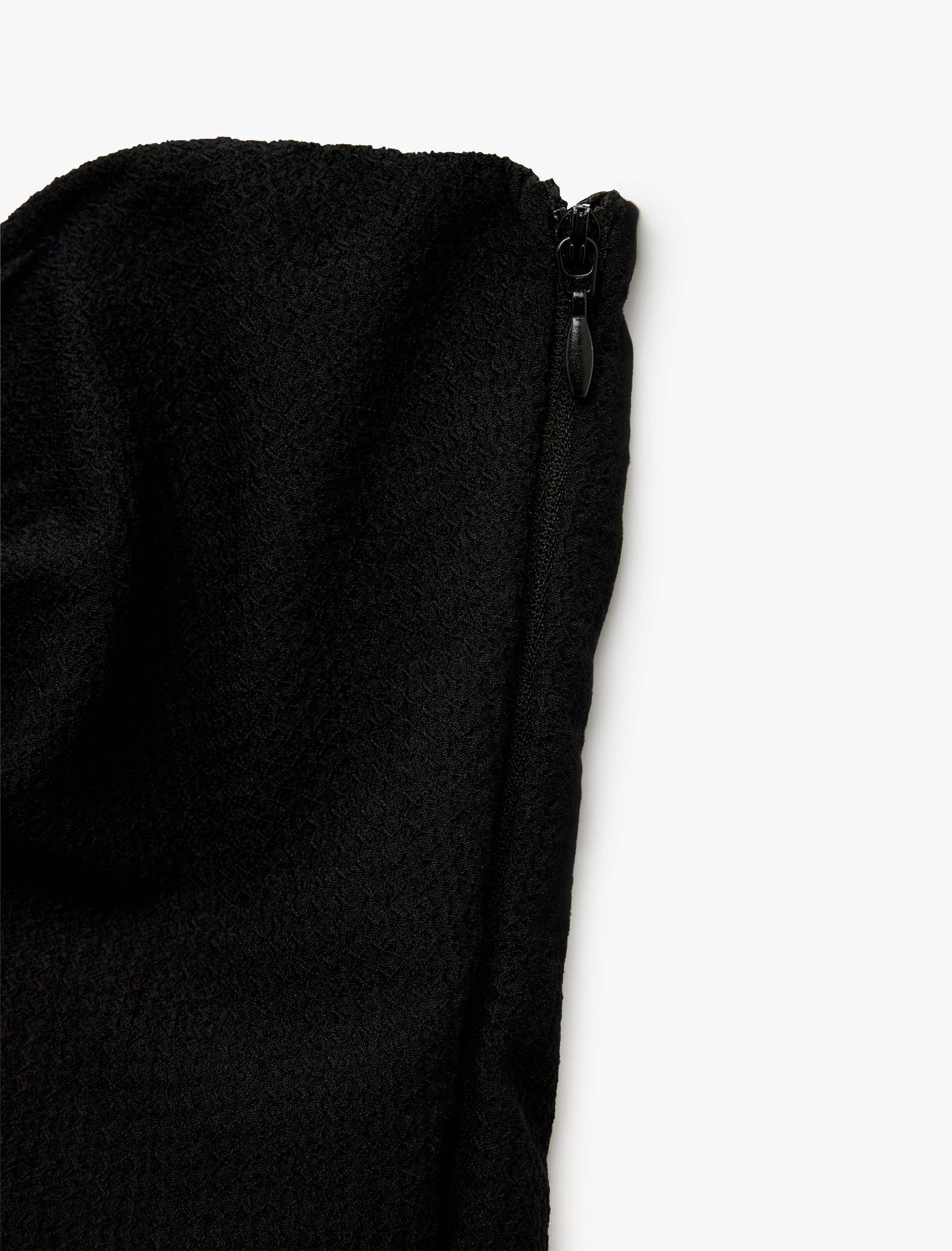   Bürümcük Kumaş Dokulu Slim Fit Fırfırlı Straplez Crop Bluz