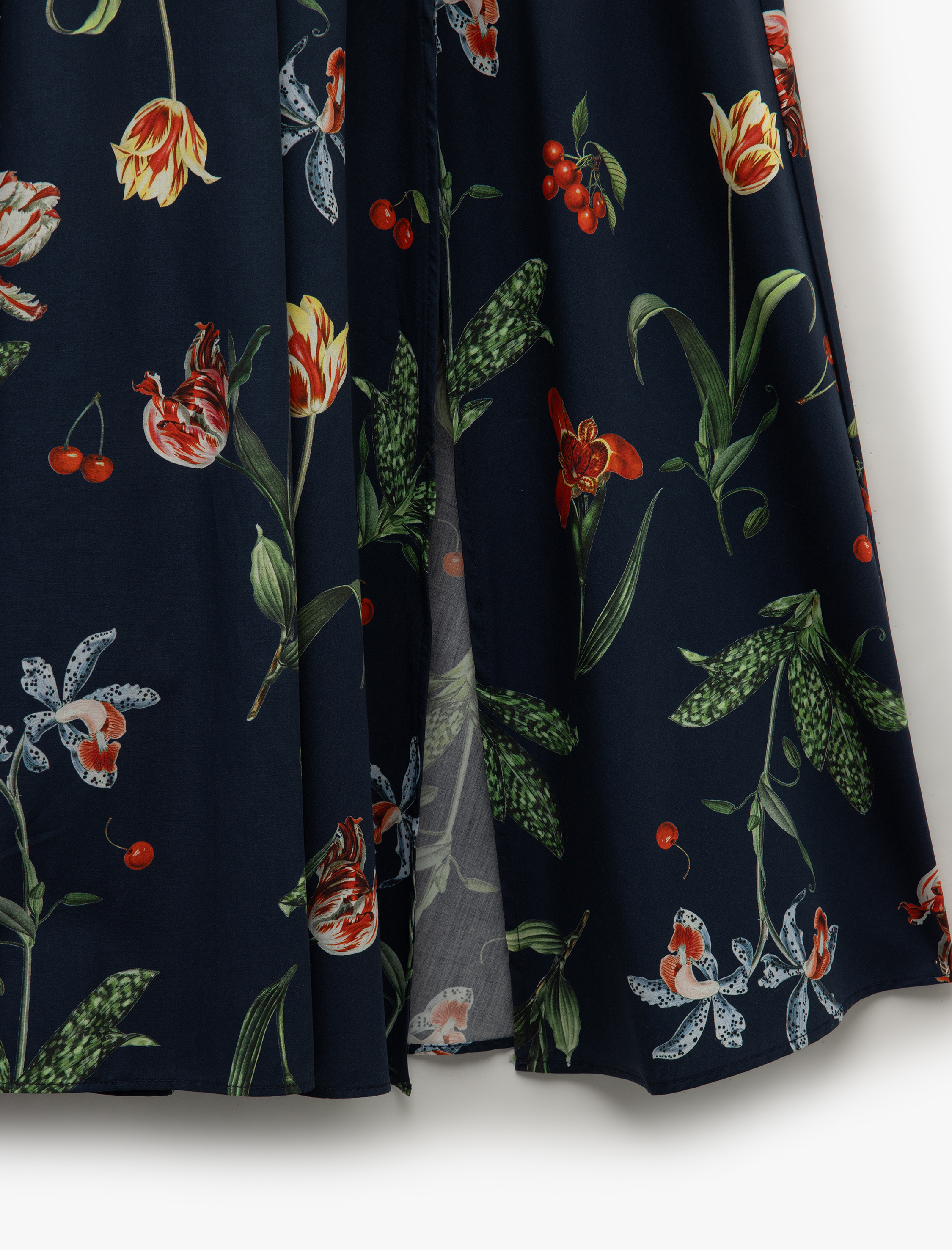   Pamuklu Yırtmaç Detaylı Cepli Pileli Midi Boy Kiraz Baskılı Çiçekli Kloş Etek