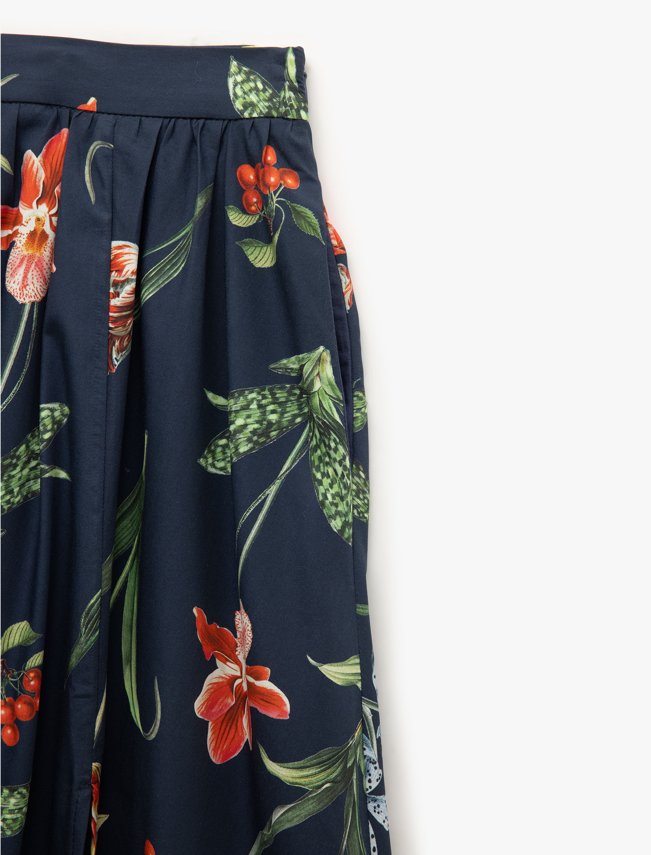   Pamuklu Yırtmaç Detaylı Cepli Pileli Midi Boy Kiraz Baskılı Çiçekli Kloş Etek